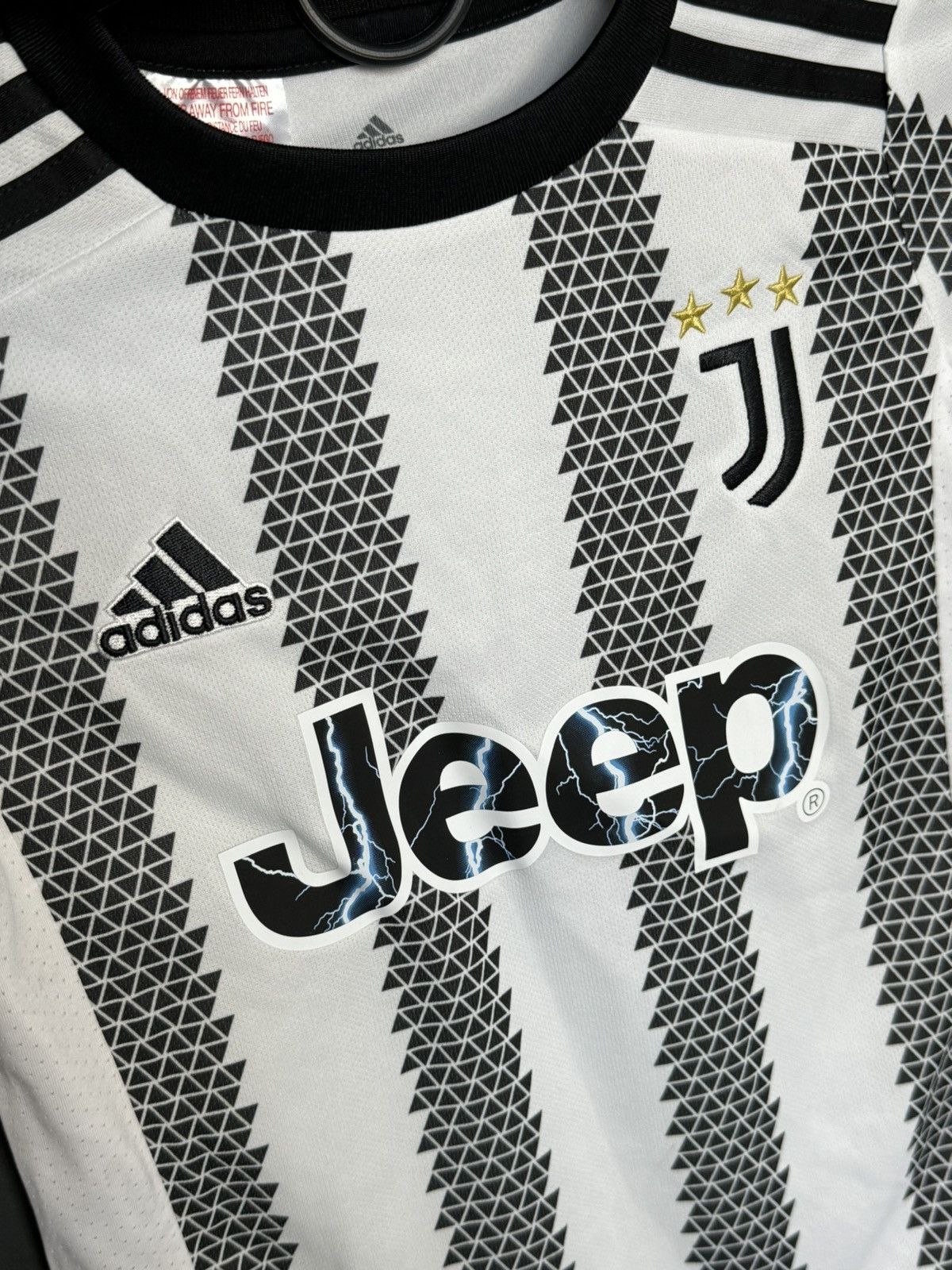 Adidas KIDS New Juventus 22/23 Home Football Jersey T-Shirt Size US XS / EU 42 / 0 - 3 Thumbnail