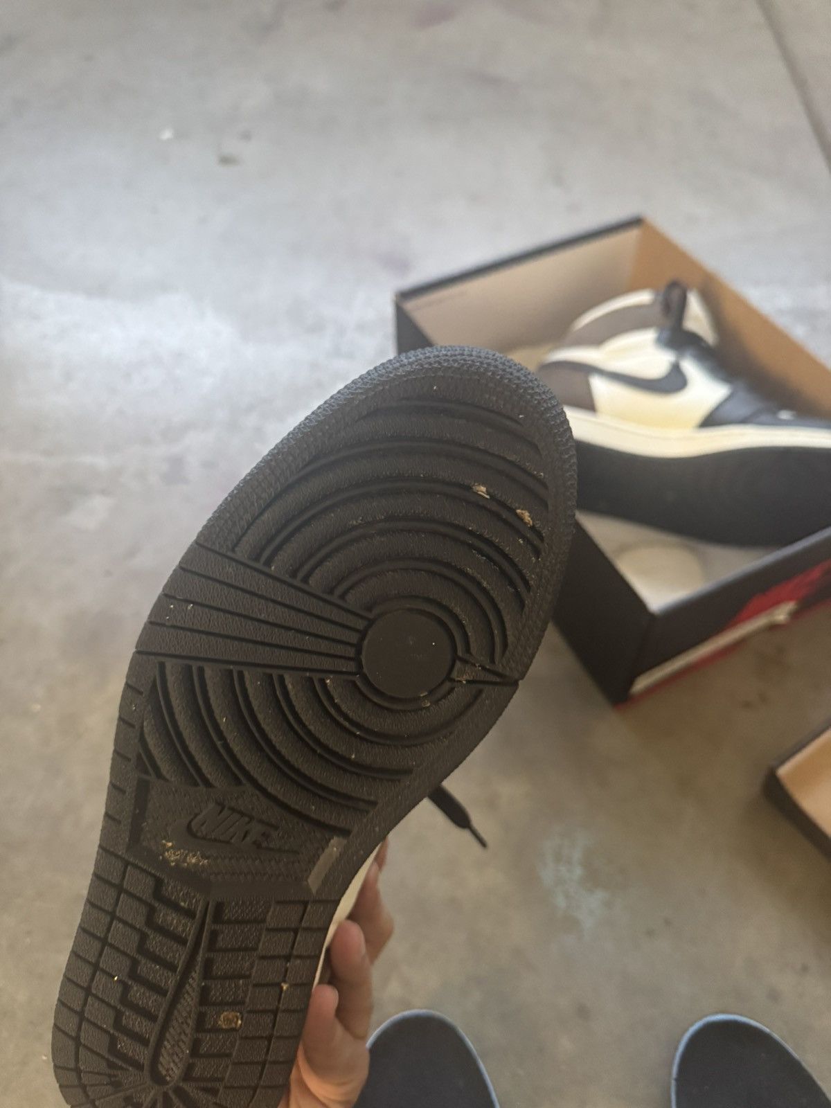 Jordan Brand × Nike Jordan 1 Mocha Size US 10 / EU 43 - 3 Thumbnail