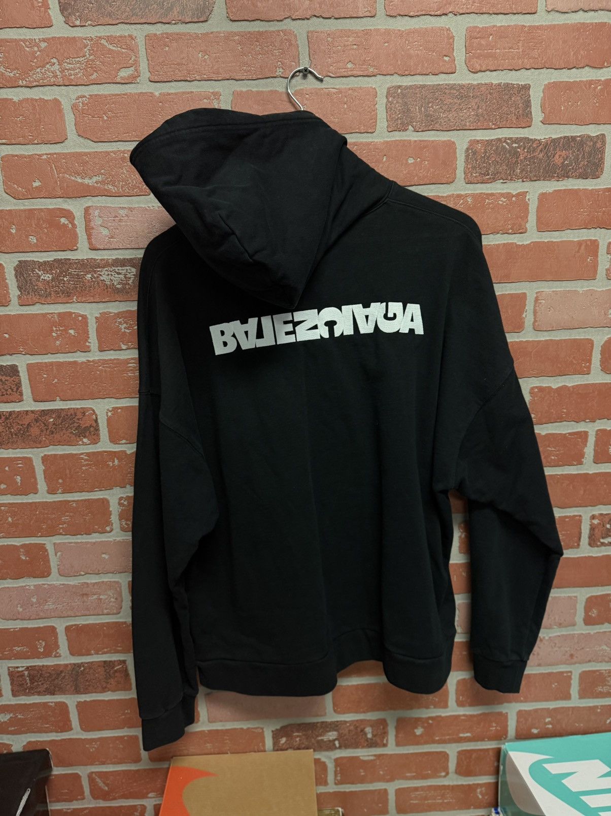 Balenciaga Balenciaga Black White Hoodie Size 2(M) Clean Size US M / EU 48-50 / 2 - 4 Thumbnail