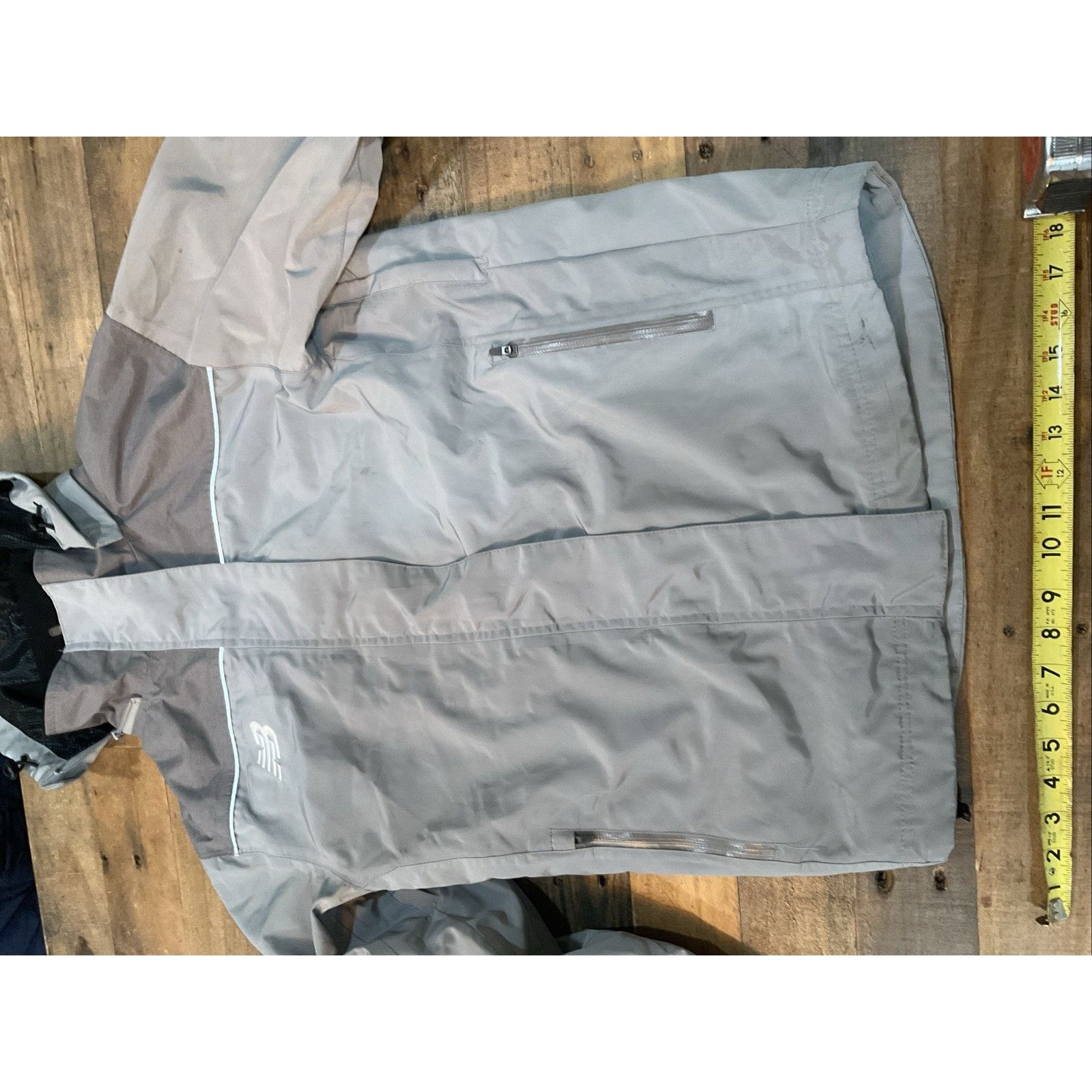 New Balance New Balance 2-Tone Gray Waterproof Rain Jacket XS – Hooded, Size US XS / EU 42 / 0 - 5 Thumbnail