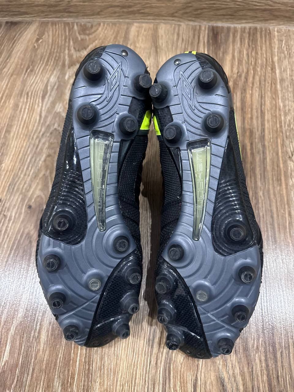 Umbro UMBRO SX VALOR II ULTRA SG ELITE SOCCER FOOTBALL BOOTS Size US 11.5 / EU 44-45 - 16 Thumbnail