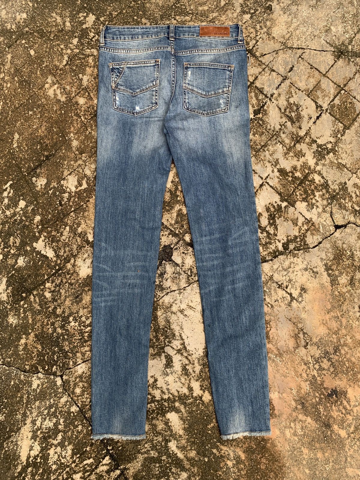 If Six Was Nine × Japanese Brand × Zadig & Voltaire Zadig & Voltaire Studded Disstressed Stretchy Jeans Pants Size 30" / US 8 / IT 44 - 3 Thumbnail