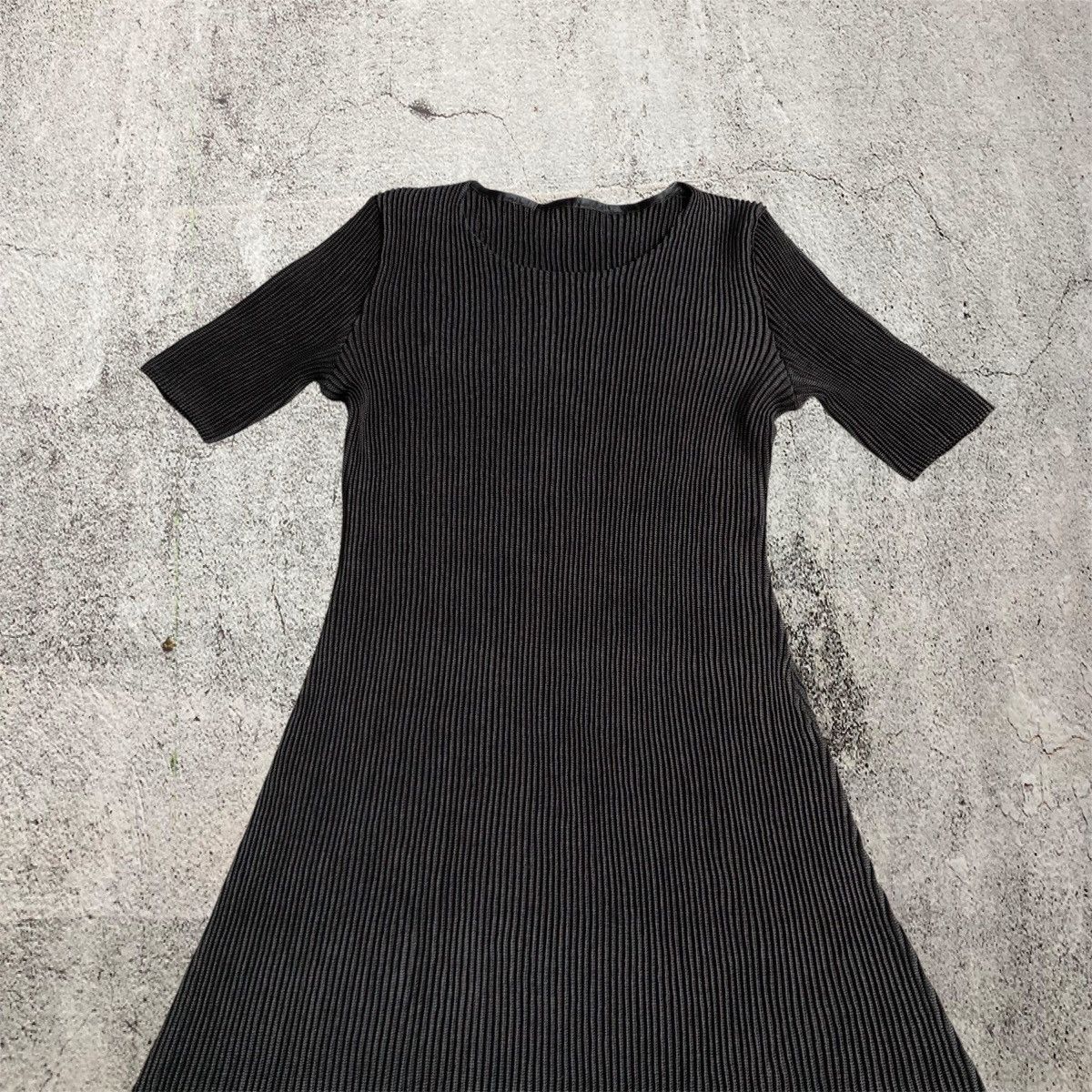 Japanese Brand 2000s Issey Miyake Specchio Pleats Architectural Midi Dress Size M / US 6-8 / IT 42-44 - 3 Thumbnail