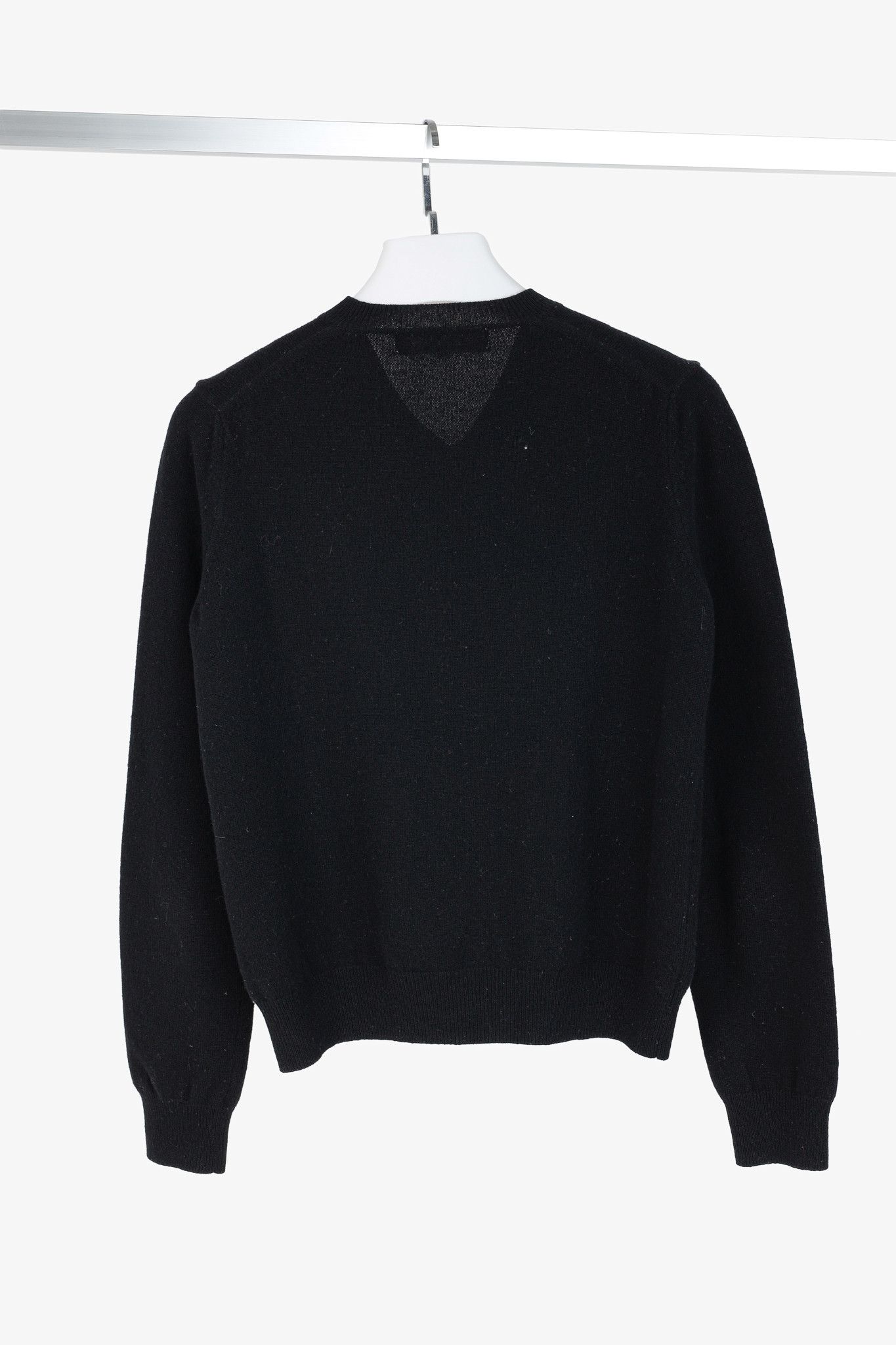 Comme des Garcons Comme des Garcons PLAY Black V-Neck Heart-Logo Sweater Size L / US 10 / IT 46 - 2 Thumbnail