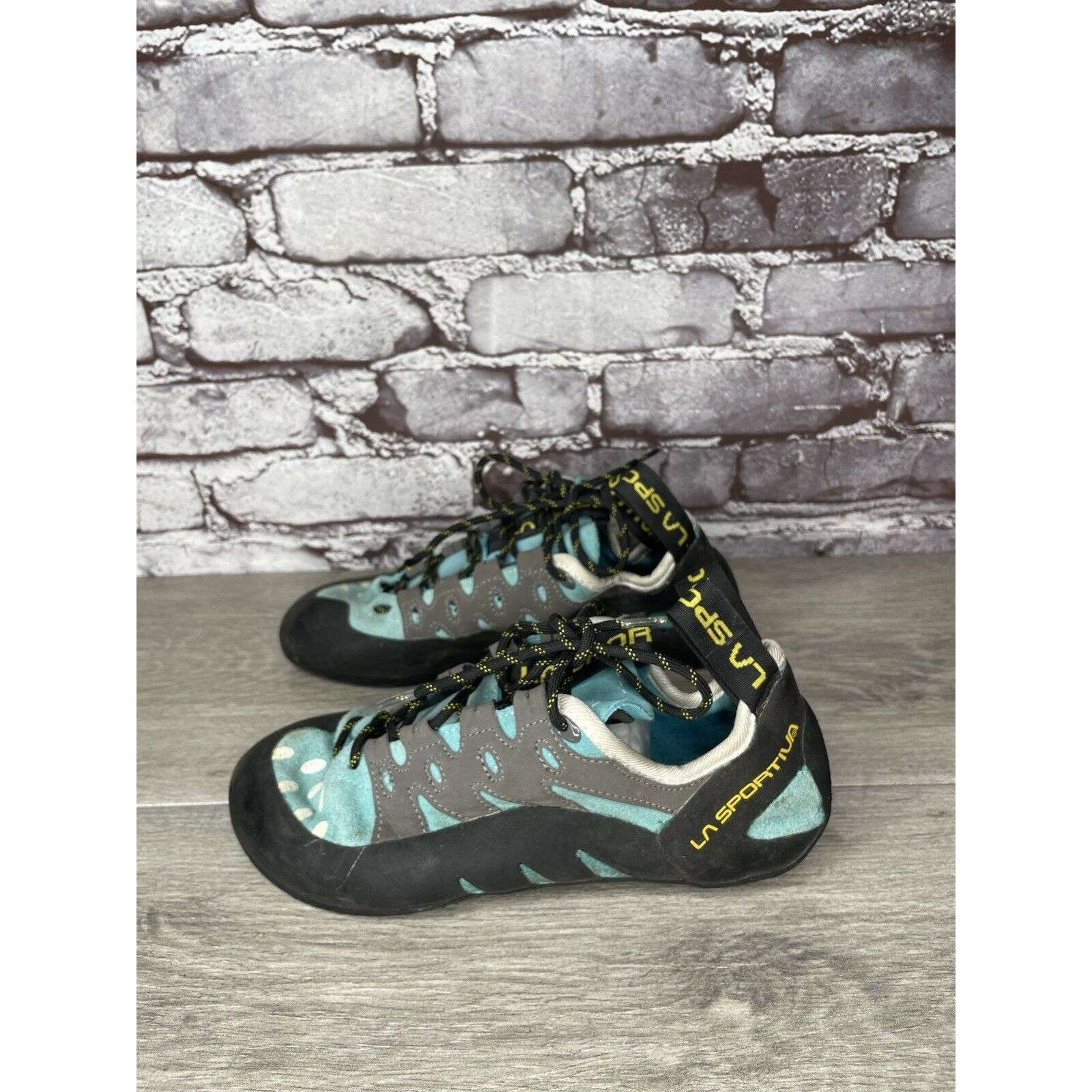 La Sportiva La Sportiva Tarantulace Rock Climbing Blue Gray Lace Up Shoe Size US 6 / EU 39 - 18 Thumbnail