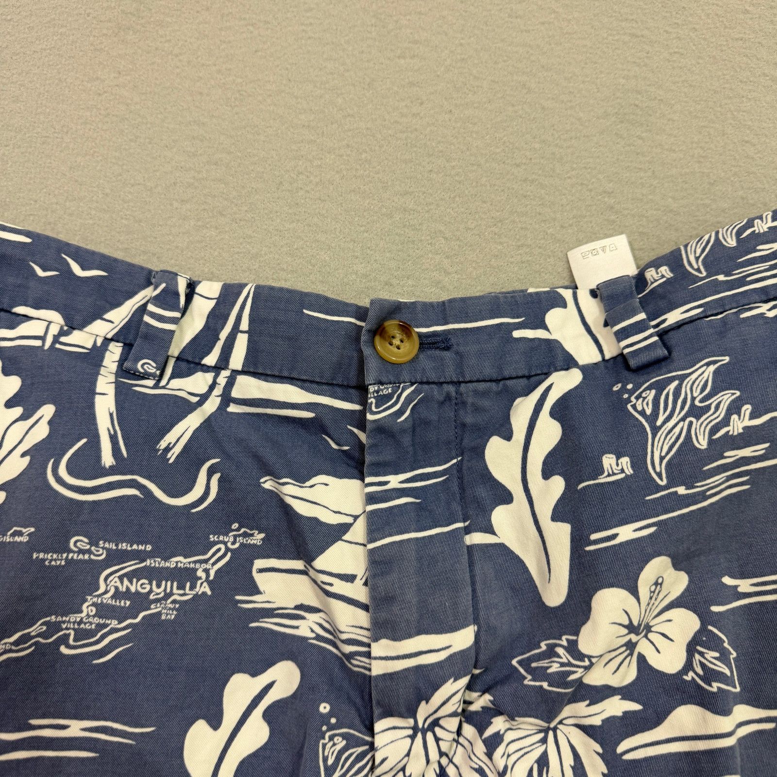 Vineyard Vines Vineyard Vines Breaker Shorts Men's 32 Blue Floral Hawaiian Size US 32 / EU 48 - 4 Thumbnail