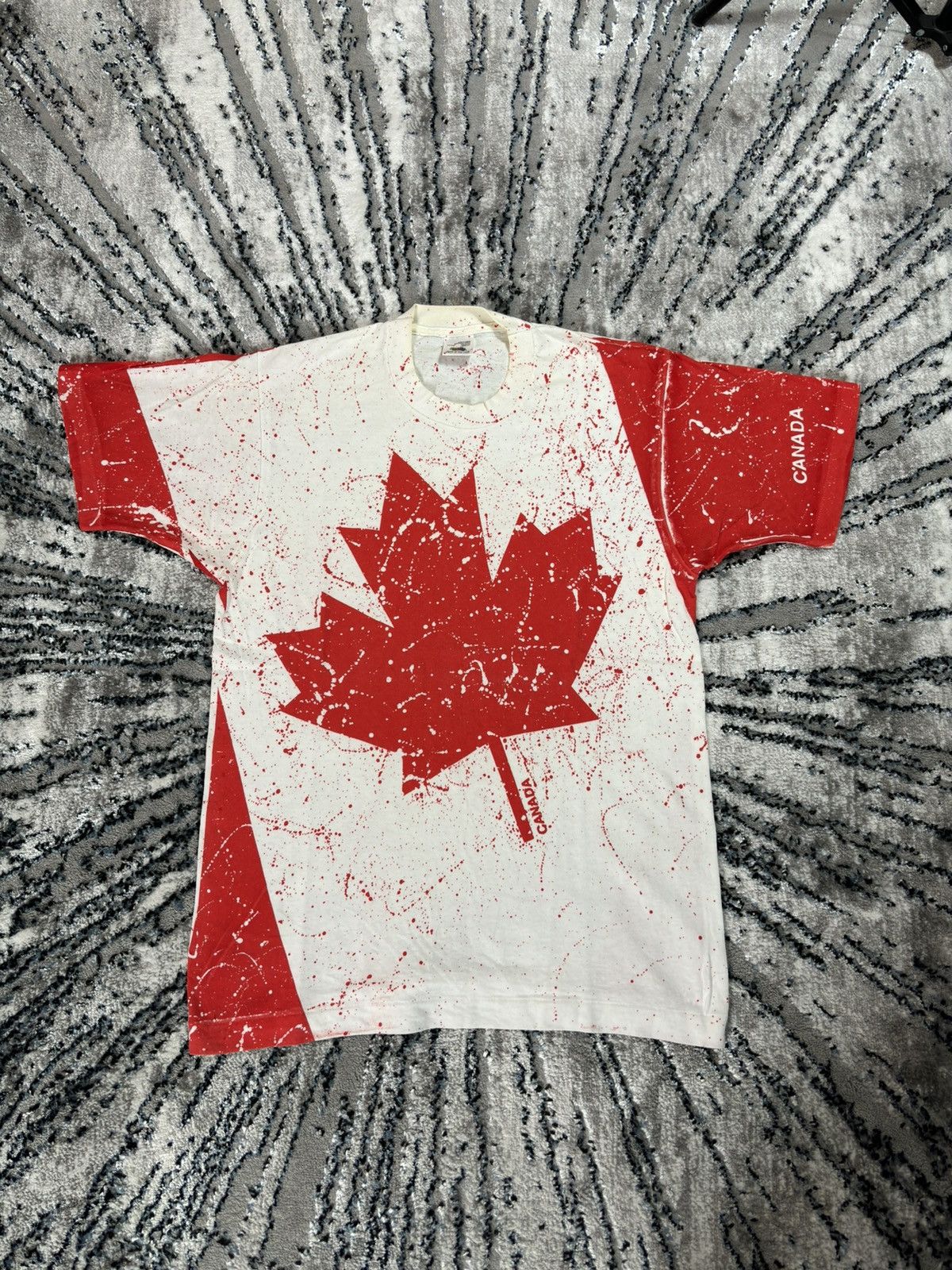 Vintage VINTAGE MADE IN CANADA FLAG ALL OVER PRINT FARE Y SHIRT TEE Size US M / EU 48-50 / 2 - 1 Thumbnail