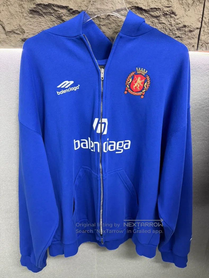 Balenciaga Balenciaga Manchester United Soccer Cardigan Size US XL / EU 56 / 4 - 1 Thumbnail