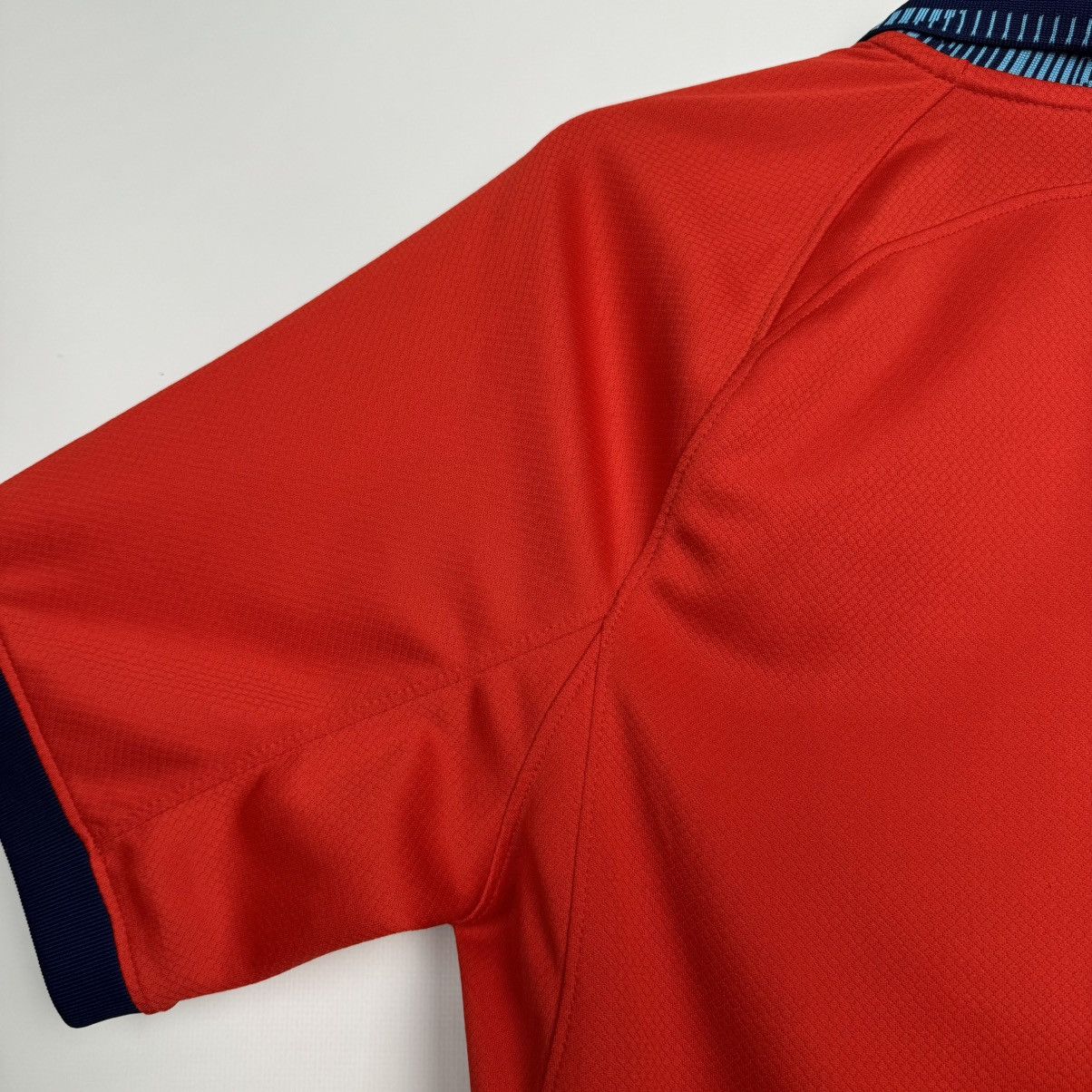 Nike ENGLAND 2022 2023 AWAY FOOTBALL SHIRT SOCCER JERSEY NIKE Size US S / EU 44-46 / 1 - 18 Thumbnail