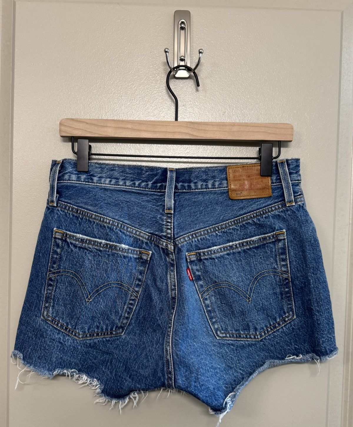 Levi's Levi’s women’s shorts Size 27" / US 4 / IT 40 - 2 Thumbnail