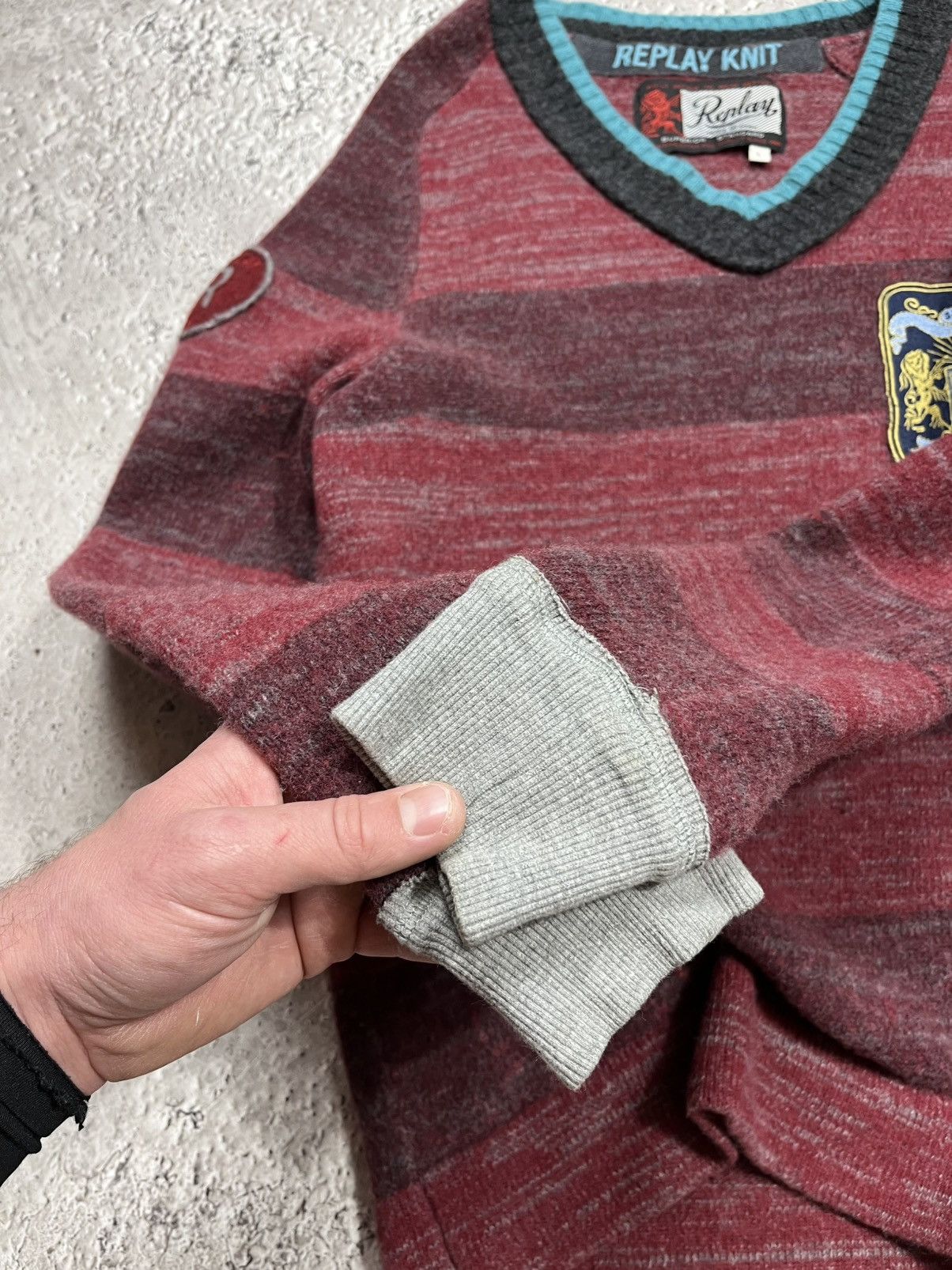 Replay Replay Knit Wool V Neck Sweater Burgundy Striped Crest Size US L / EU 52-54 / 3 - 10 Thumbnail