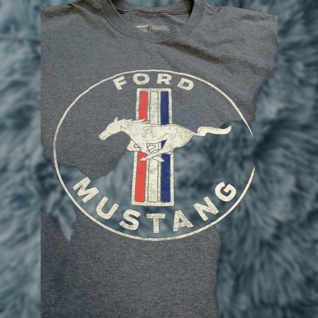 Ford Ford Mustang Official Ford Licensed Product T-Shirt Men L Blue 50/50 42" SS Shirt Size US L / EU 52-54 / 3 - 1 Thumbnail