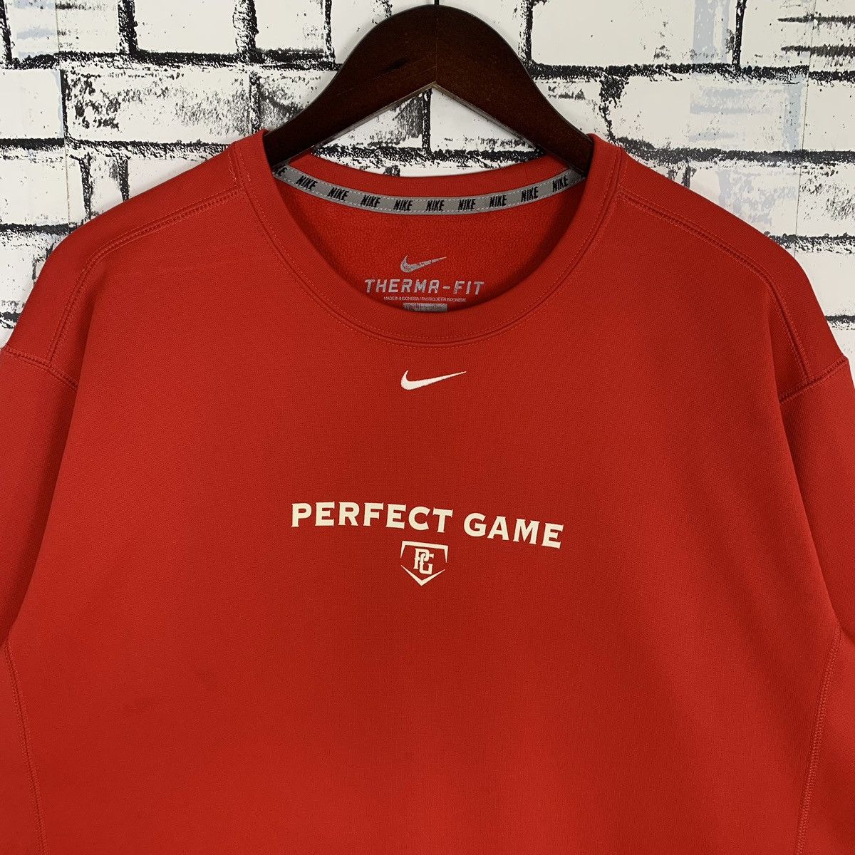 Nike Vintage Sportwear Nike Small Logo Sweatshirt Crewneck Size US XL / EU 56 / 4 - 2 Thumbnail