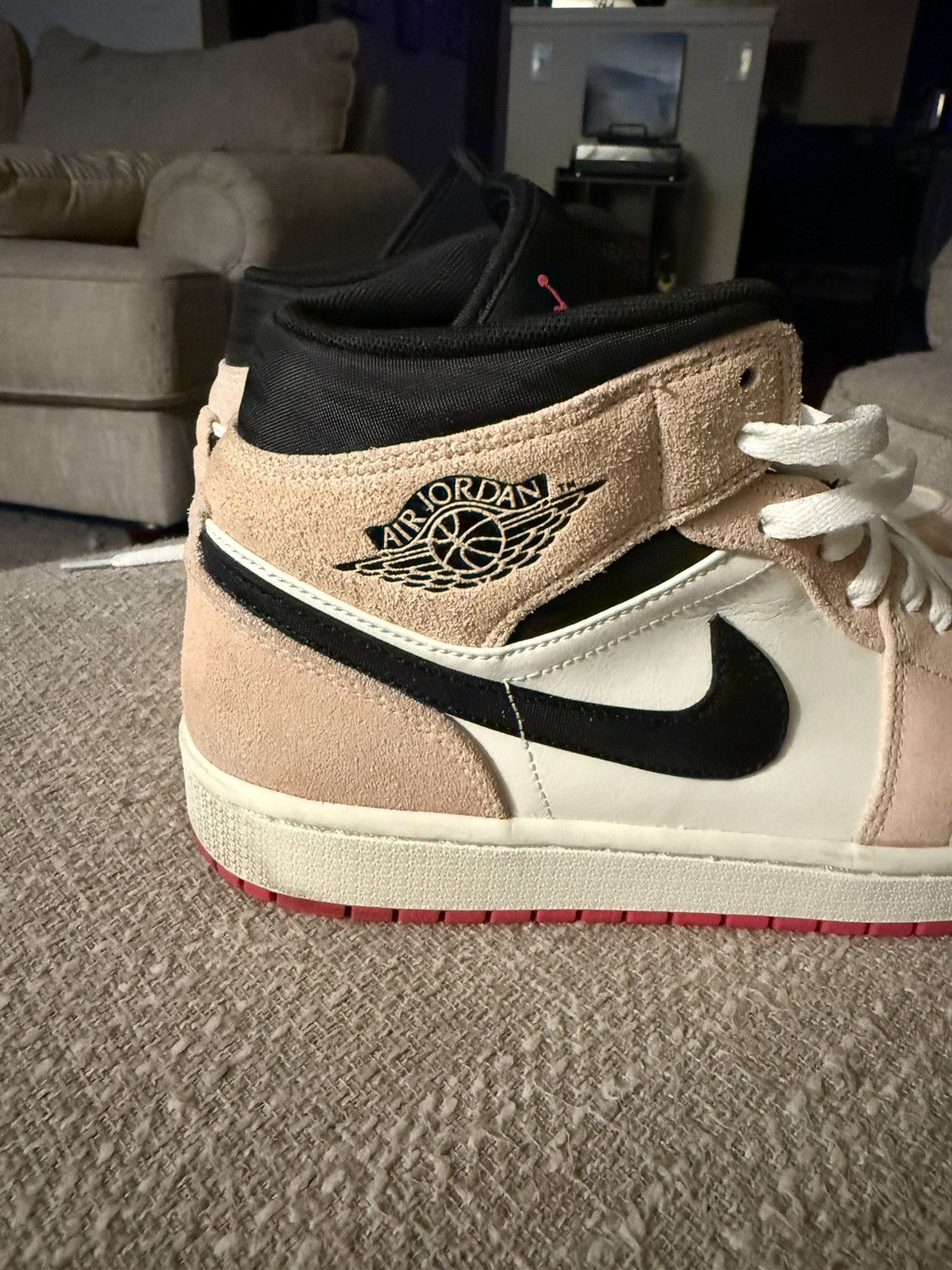 Nike Nike Jordan Mid - Crimson Tint Size US 9.5 / EU 42-43 - 3 Thumbnail