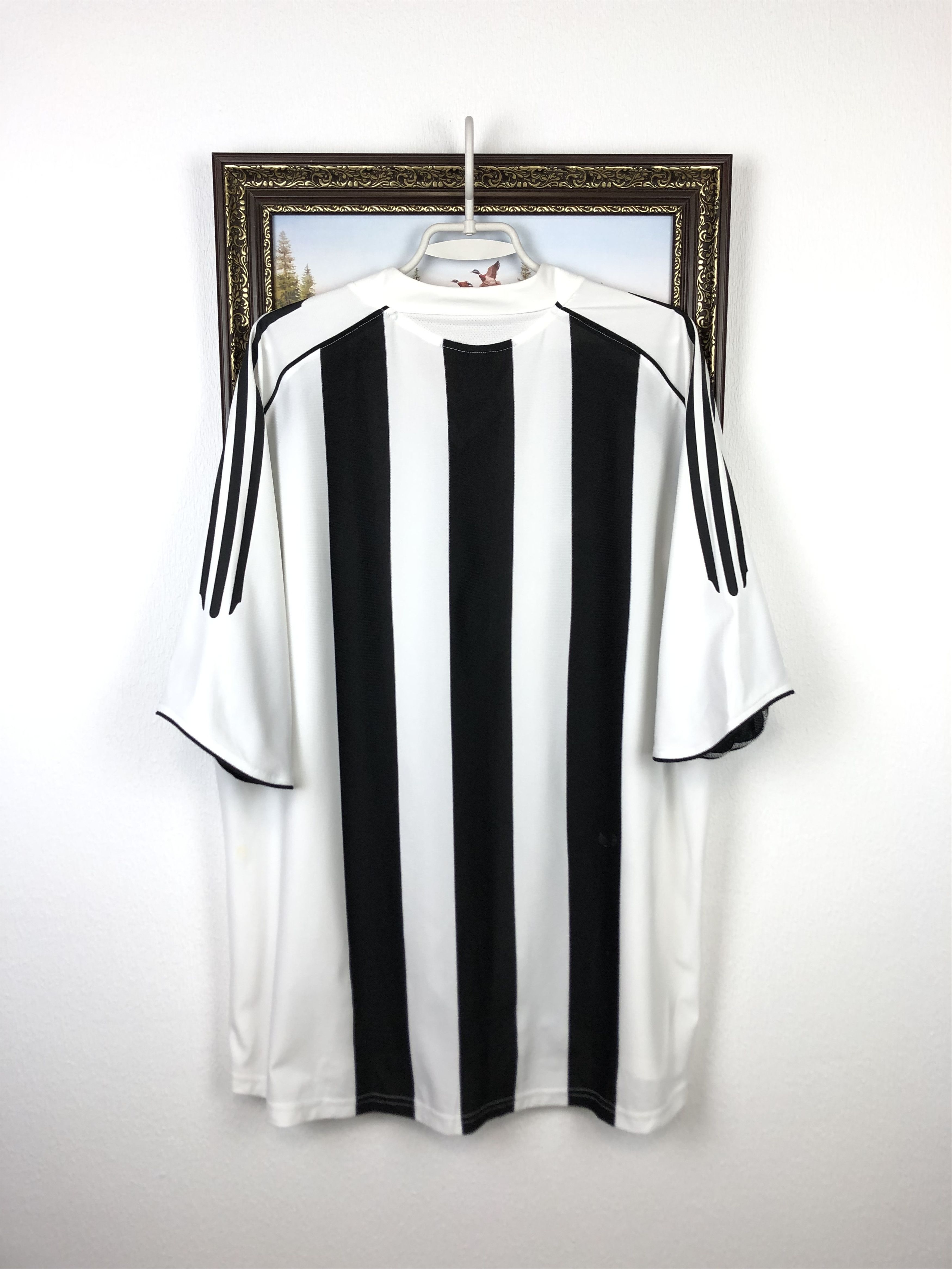 Adidas Newcastle Home football shirt 2005 Soccer Adidas Jersey Size US XXL / EU 58 / 5 - 11 Thumbnail