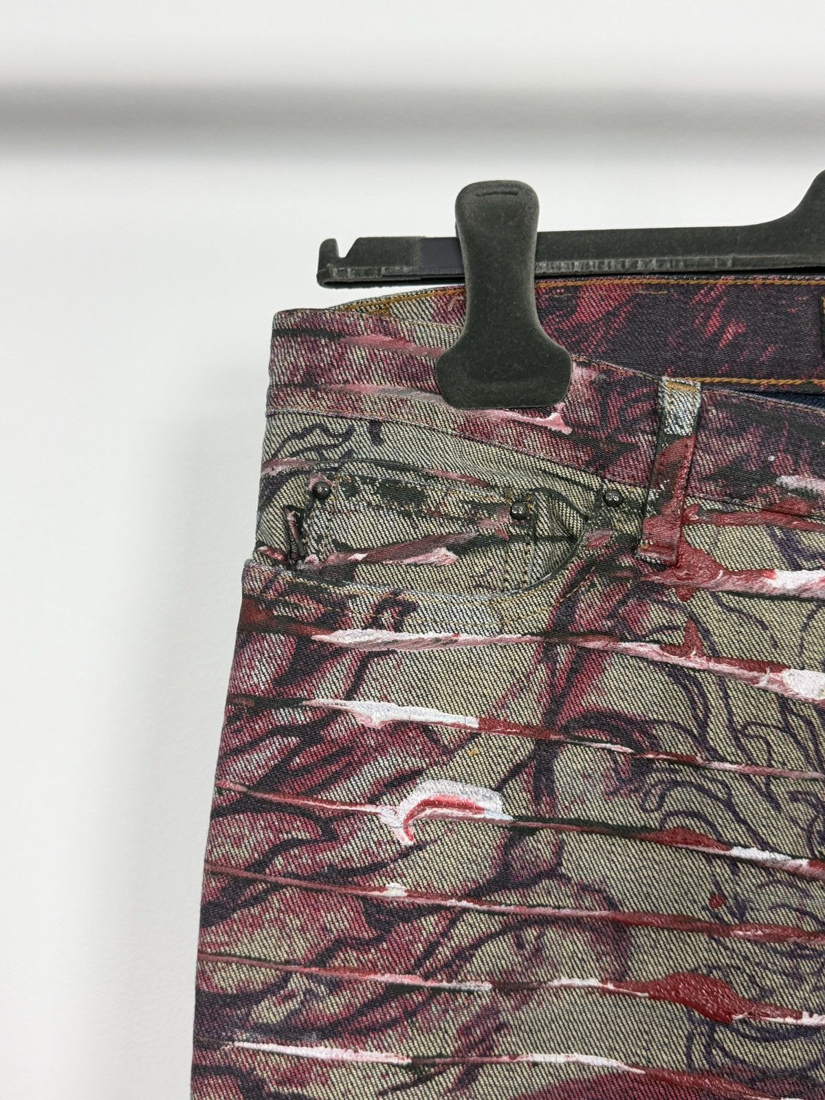 Roberto Cavalli Roberto Cavalli 2000’s Flared Floral Slashed Tattoo Jeans Size 28" / US 6 / IT 42 - 13 Thumbnail