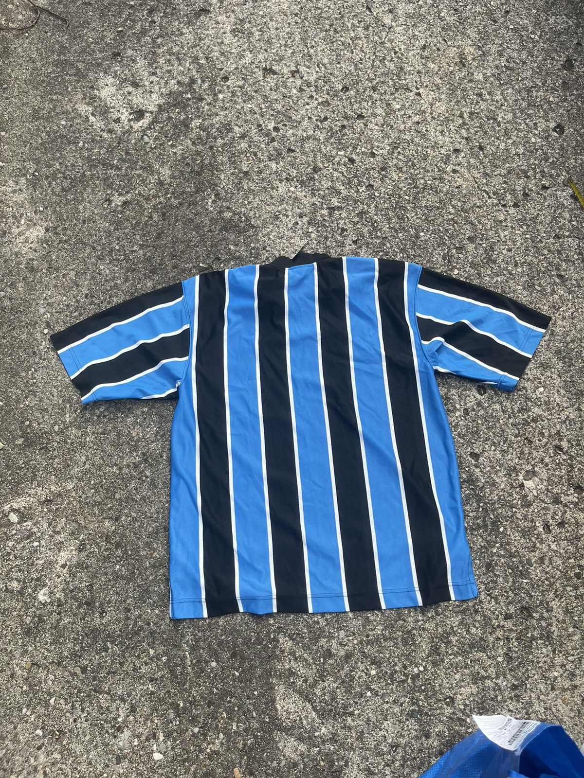 Nike × Vintage Vintage Nike Center swoosh striped soccer jersey Size US M / EU 48-50 / 2 - 7 Thumbnail