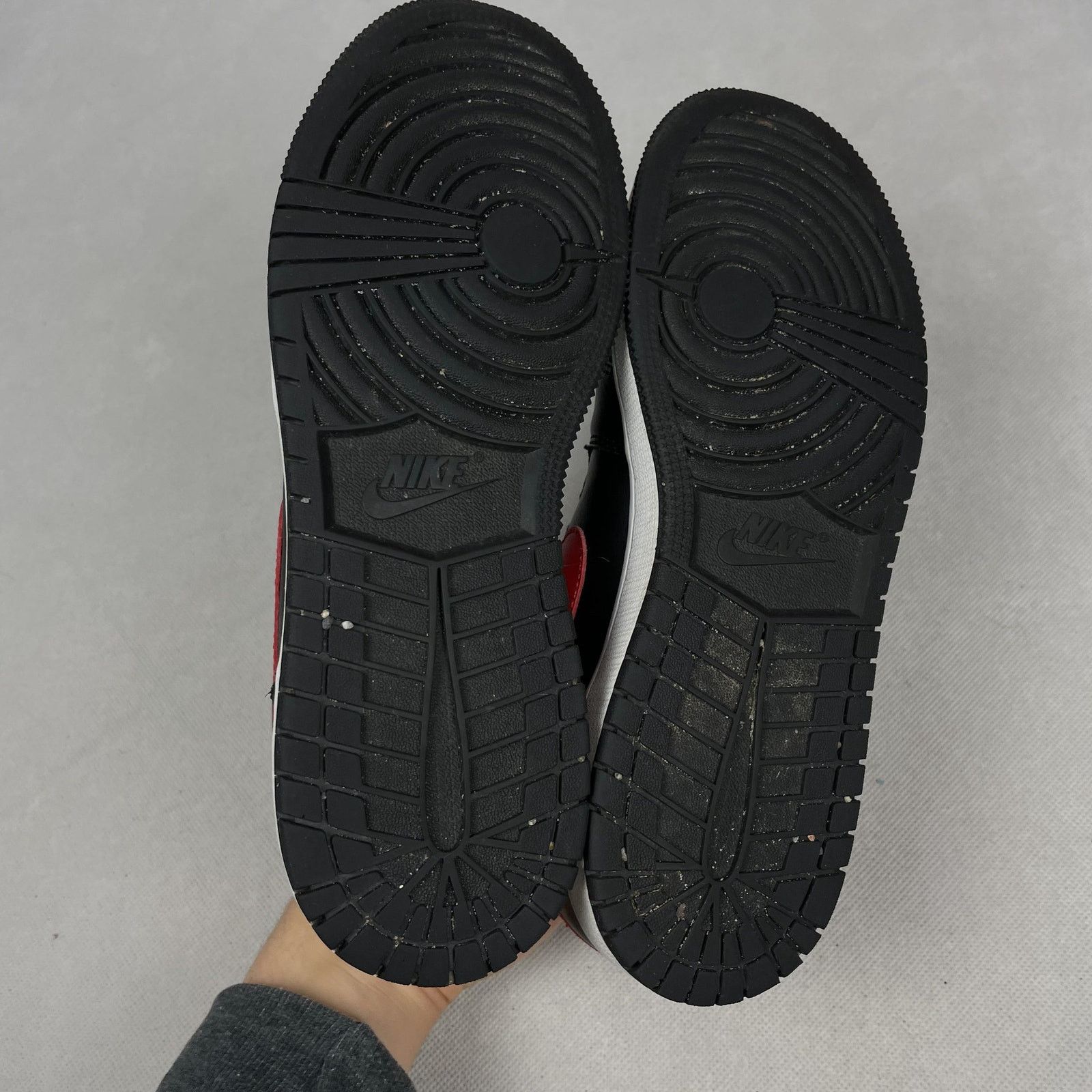 Jordan Brand × Nike Nike Air Jordan 1 Low GS 553560-063 Black Red Sneakers 6.5Y Size US 6.5 / EU 39-40 - 14 Thumbnail