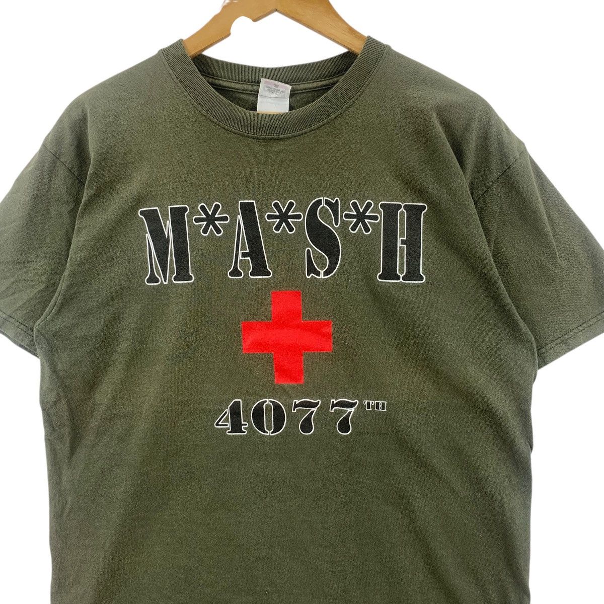 Other Vintage M.A.S.H TV SERIES Mobile Army Surgical Cross Tee Size US L / EU 52-54 / 3 - 5 Thumbnail