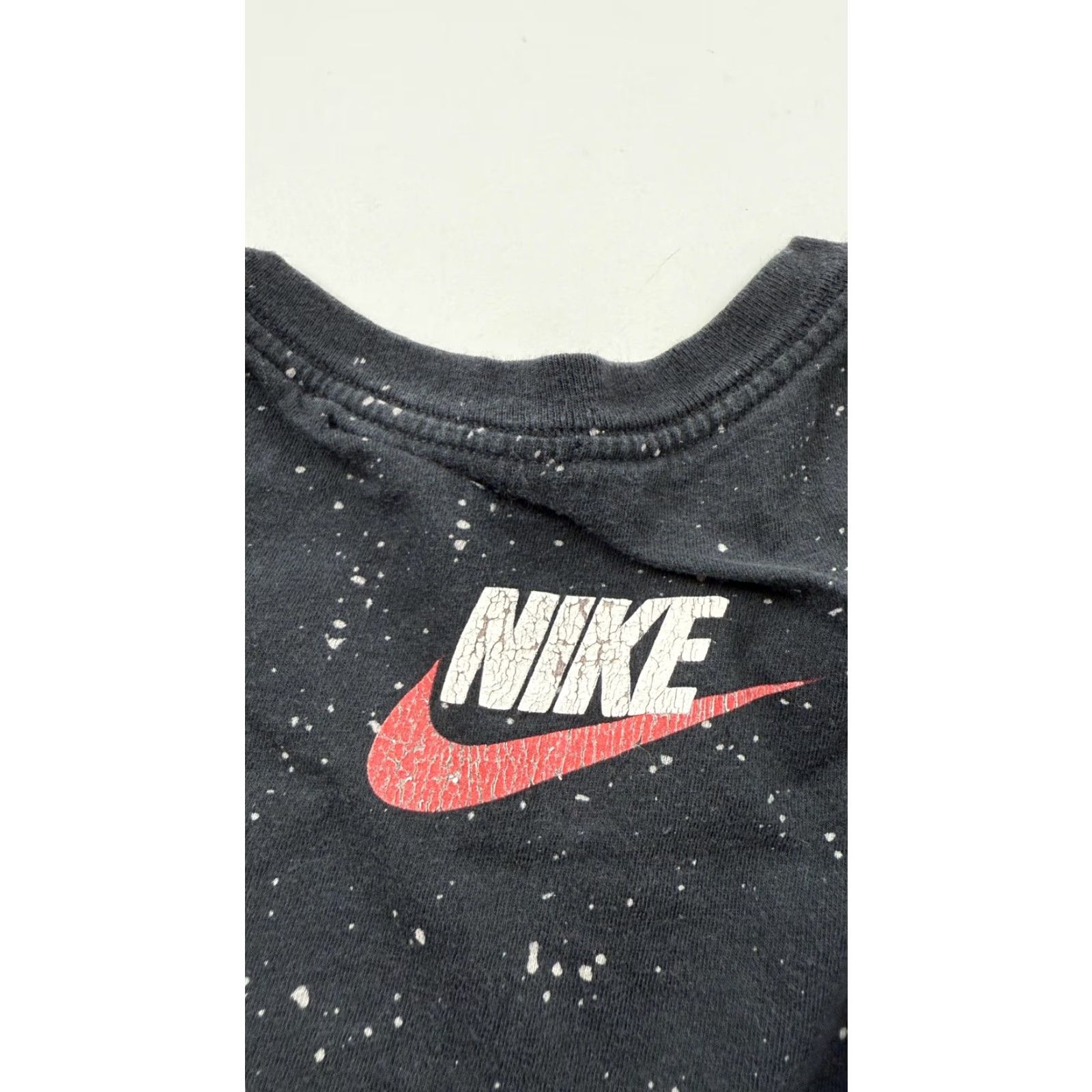 Nike Nike T-Shirt Men Medium Black Space Astronaut Swoosh Graphic Tee Vintage Style Size US M / EU 48-50 / 2 - 8 Thumbnail