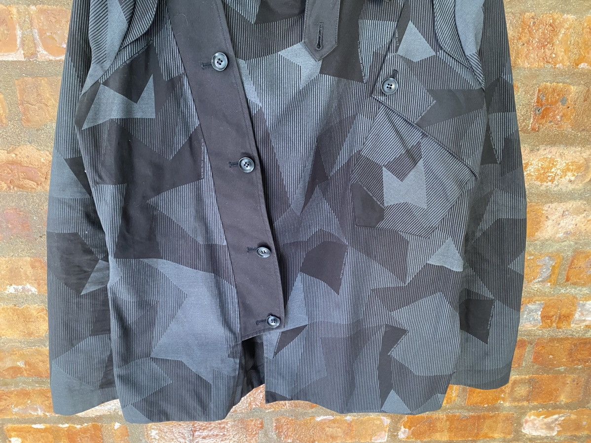 Japanese Brand × Yasuyuki Ishii × Yoshio Kubo 2000s Gradient triangle Camo asymmetrical Jacket Size US M / EU 48-50 / 2 - 4 Thumbnail
