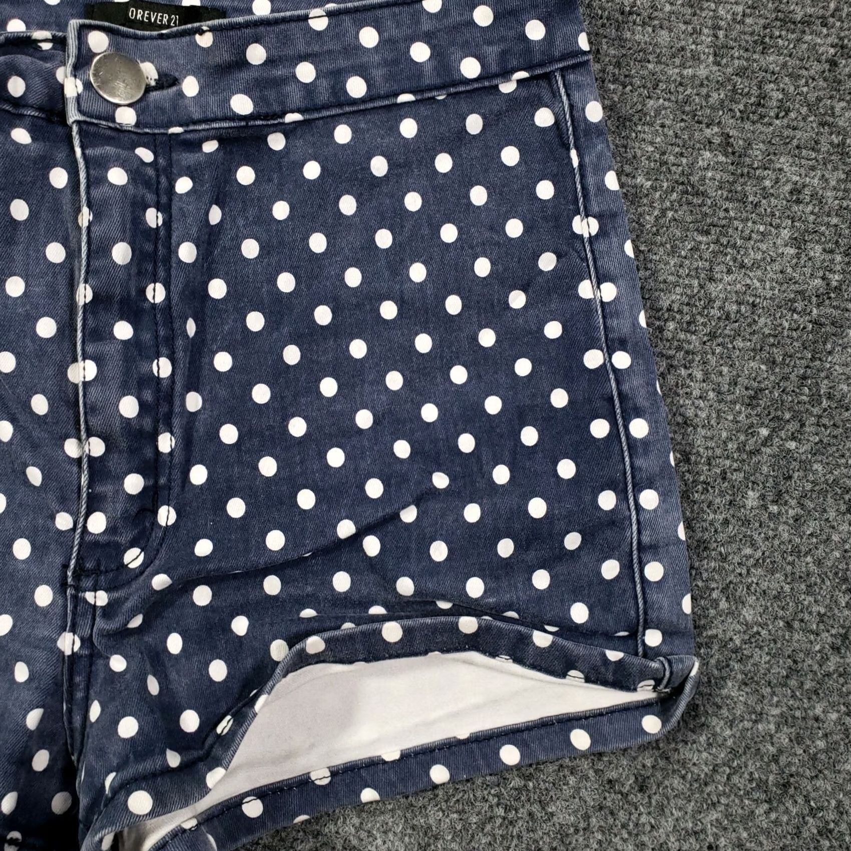 Forever 21 FOREVER 21 Shorts Womens 26 Blue Polka Dot Flat Front High Rise Casual Hot Pants Size 42" / US 20 - 6 Thumbnail
