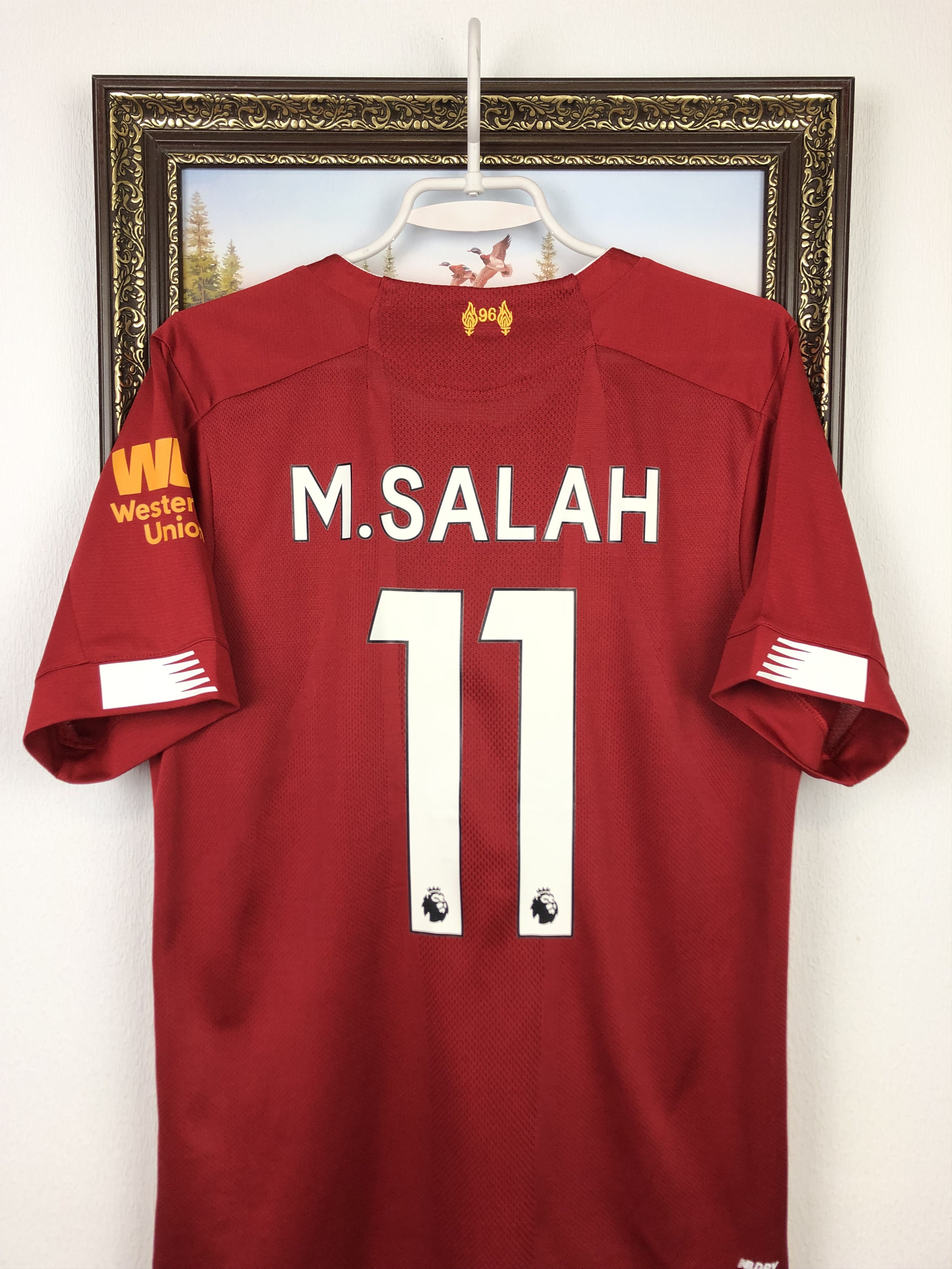 Other Liverpool Home football shirt 2019 Soccer #11 Salah Jersey Size US S / EU 44-46 / 1 - 2 Thumbnail