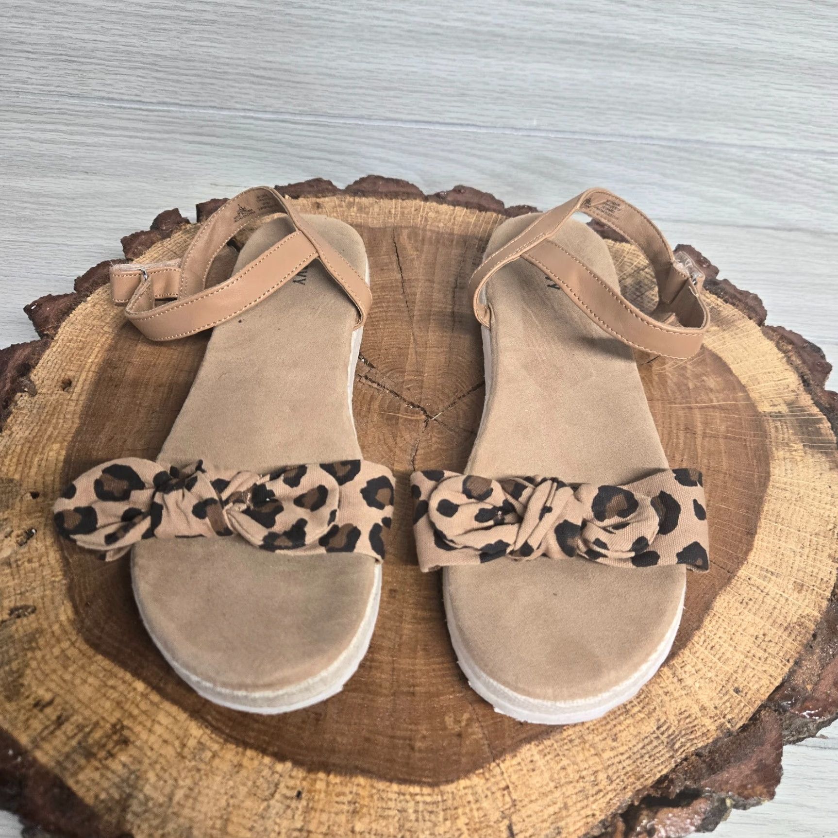 Old Navy Old Navy Leopard Sandals Slip On Ankle Strap Adult Women's Size 5 Size US 5 / IT 35 - 3 Thumbnail