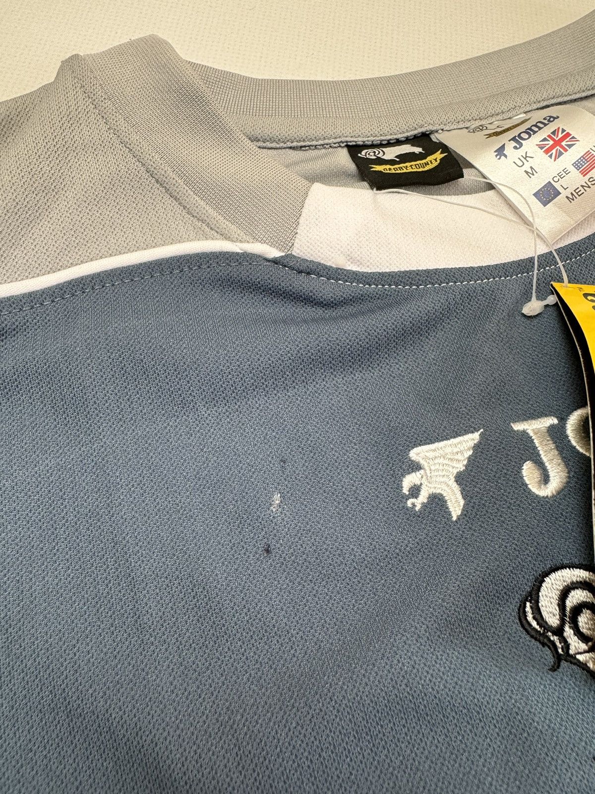 Umbro RARE VINTAGE Derby County Umbro soccerjerset new with tag Size US L / EU 52-54 / 3 - 10 Thumbnail