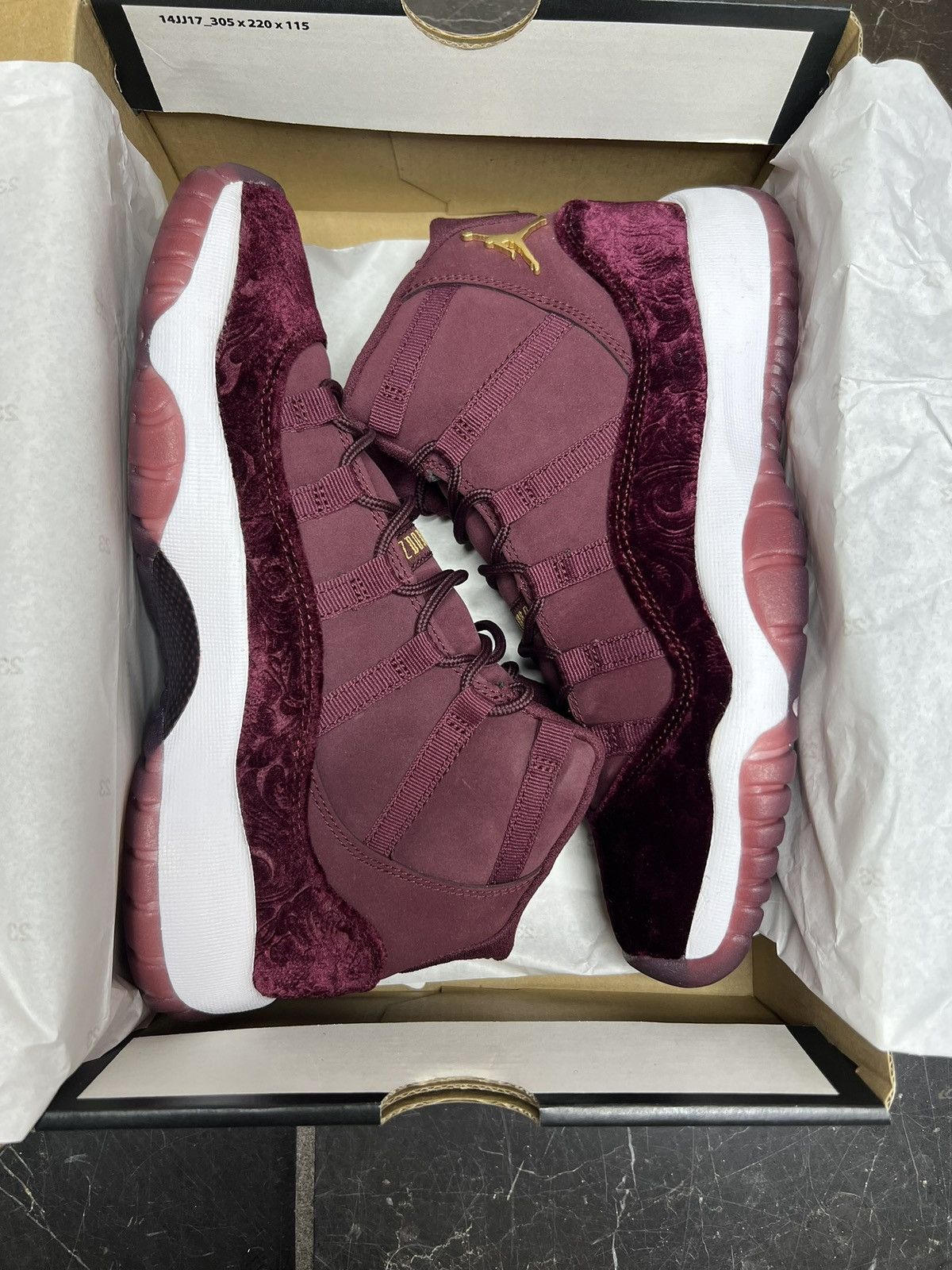 Jordan Brand Jordan Heiress 11s (2016) DS GS 7Y! Size US 7 / EU 40 - 10 Thumbnail