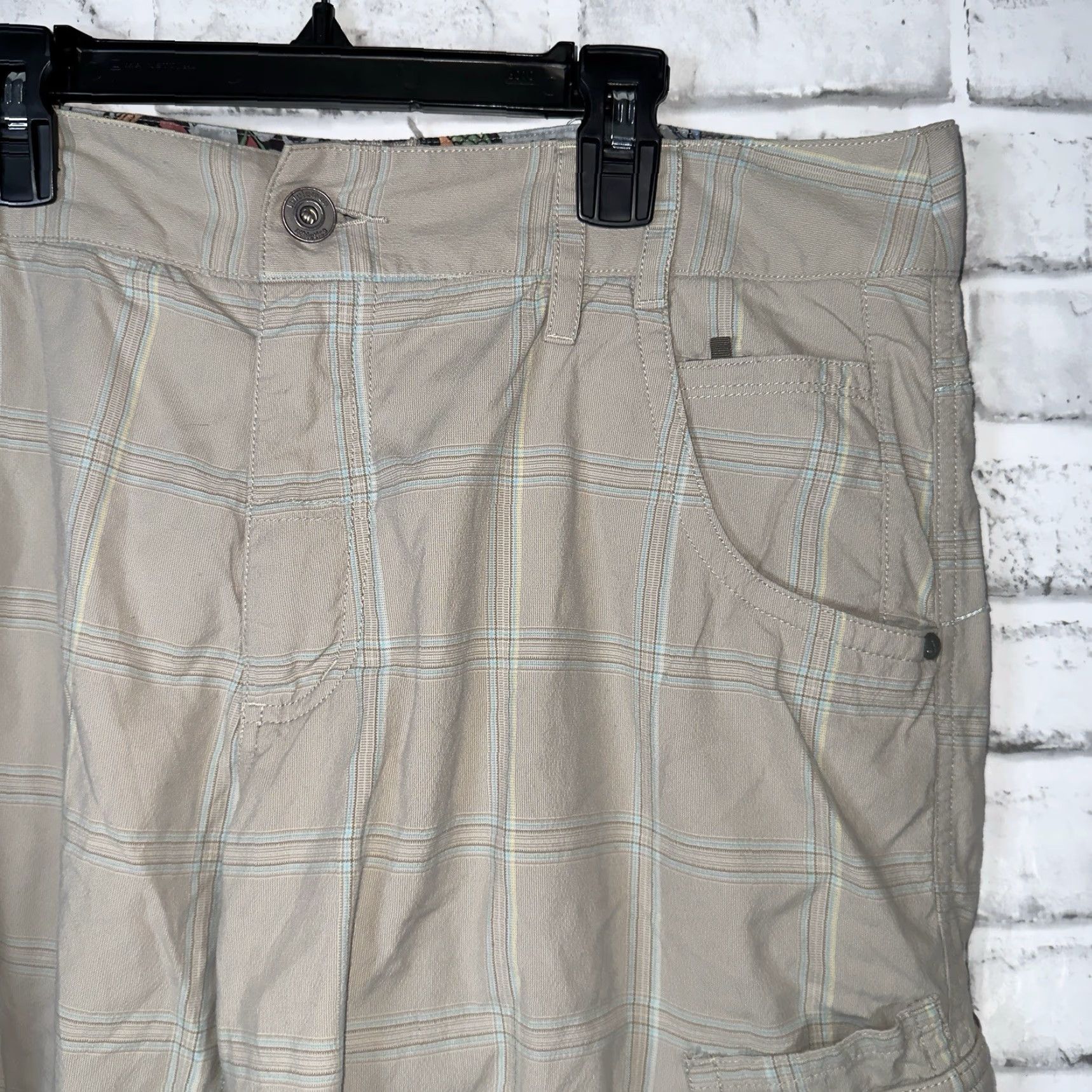 Lululemon Lululemon Plaid Cargo Shorts Mens 36 Casual Multicolor Pattern, Regular Fit Size US 36 / EU 52 - 2 Thumbnail