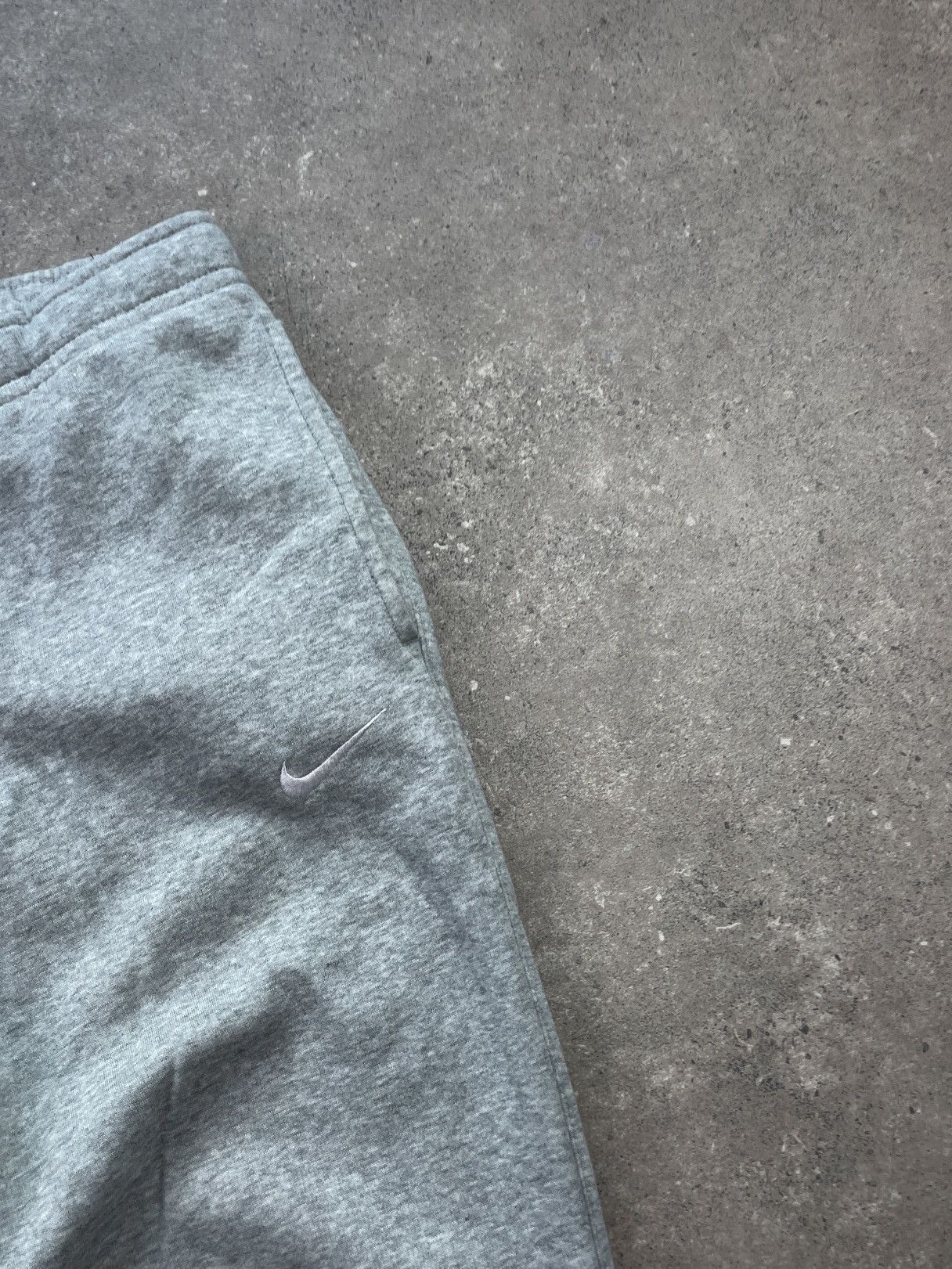 Nike Vintage Gray Nike Sweatpants Size US 34 / EU 50 - 2 Thumbnail