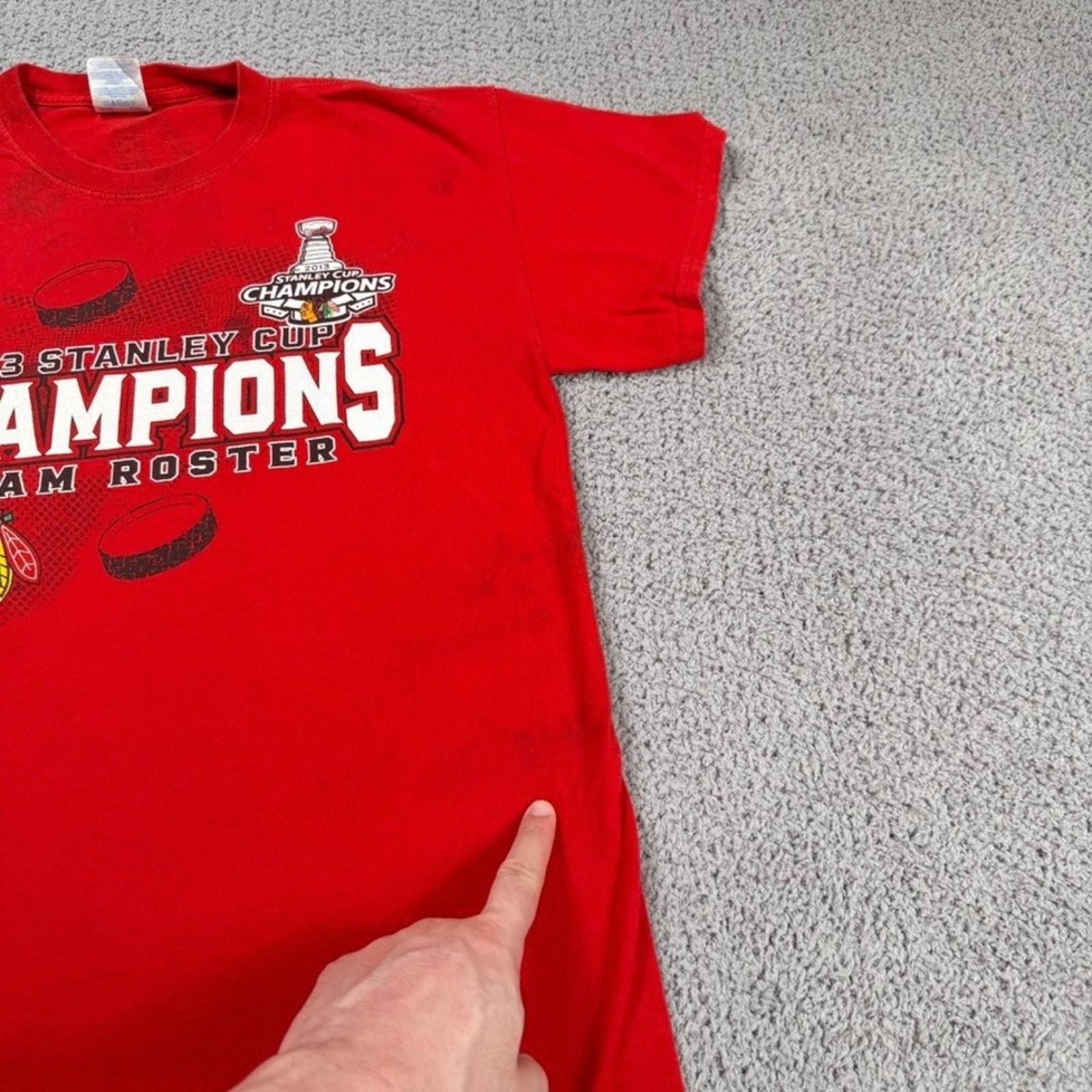 Gildan Chicago Blackhawks 2013 Stanley Cup Champions Roster T Shirt Size US M / EU 48-50 / 2 - 7 Thumbnail