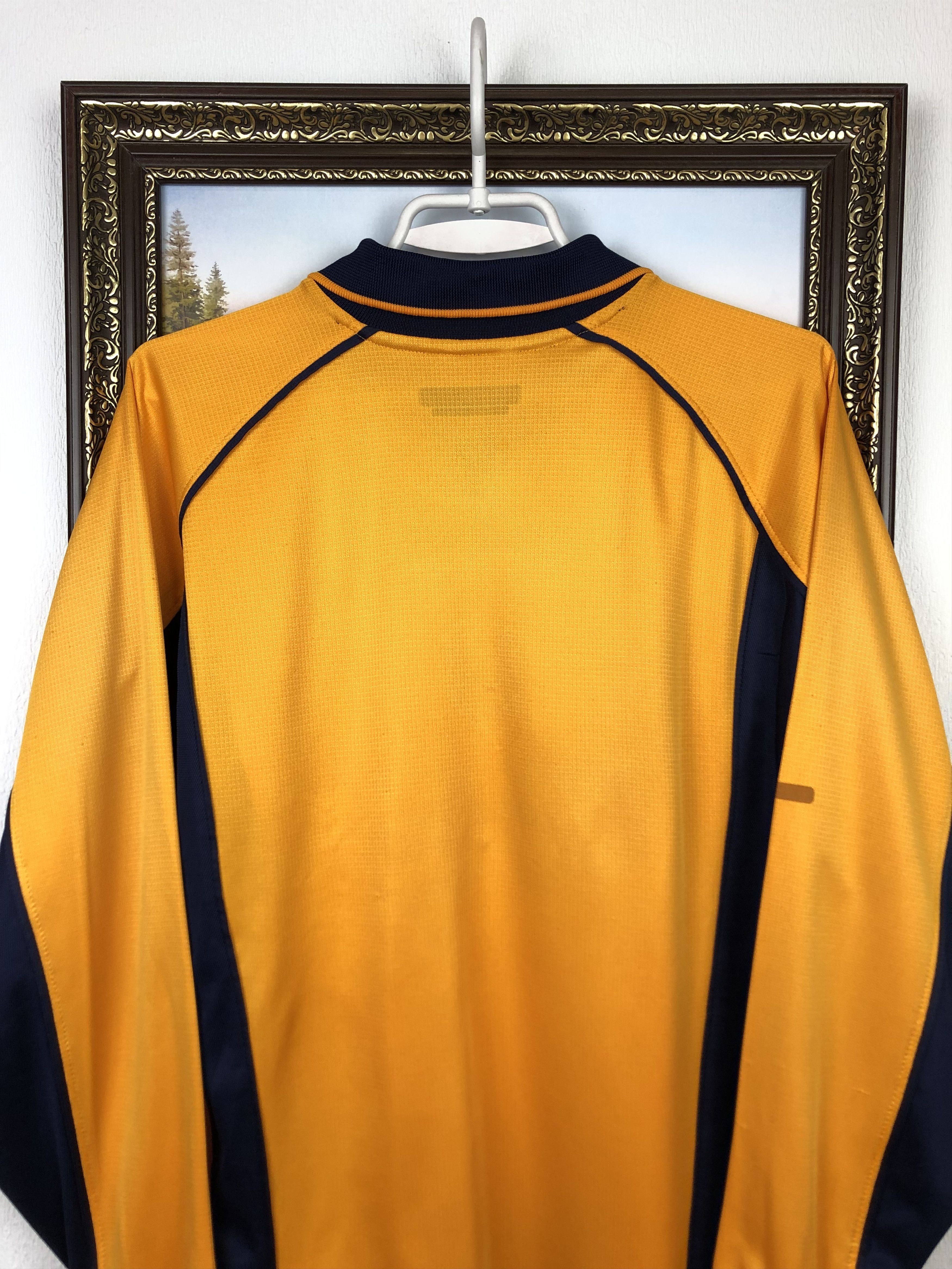 Vintage Liverpool football shirt 2000 Soccer Long Sleeve Jersey Size US S / EU 44-46 / 1 - 14 Thumbnail