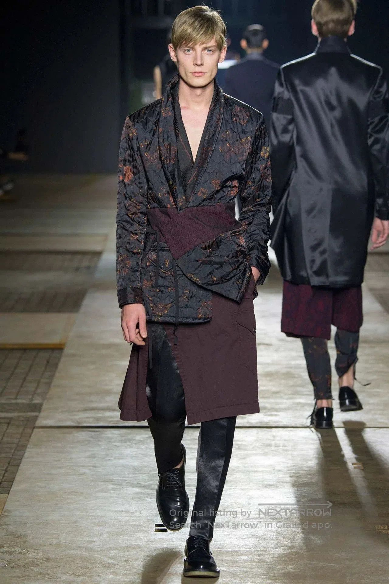 Dries Van Noten Black Quilted Floral Wrap Jacket. Size US M / EU 48-50 / 2 - 4 Thumbnail