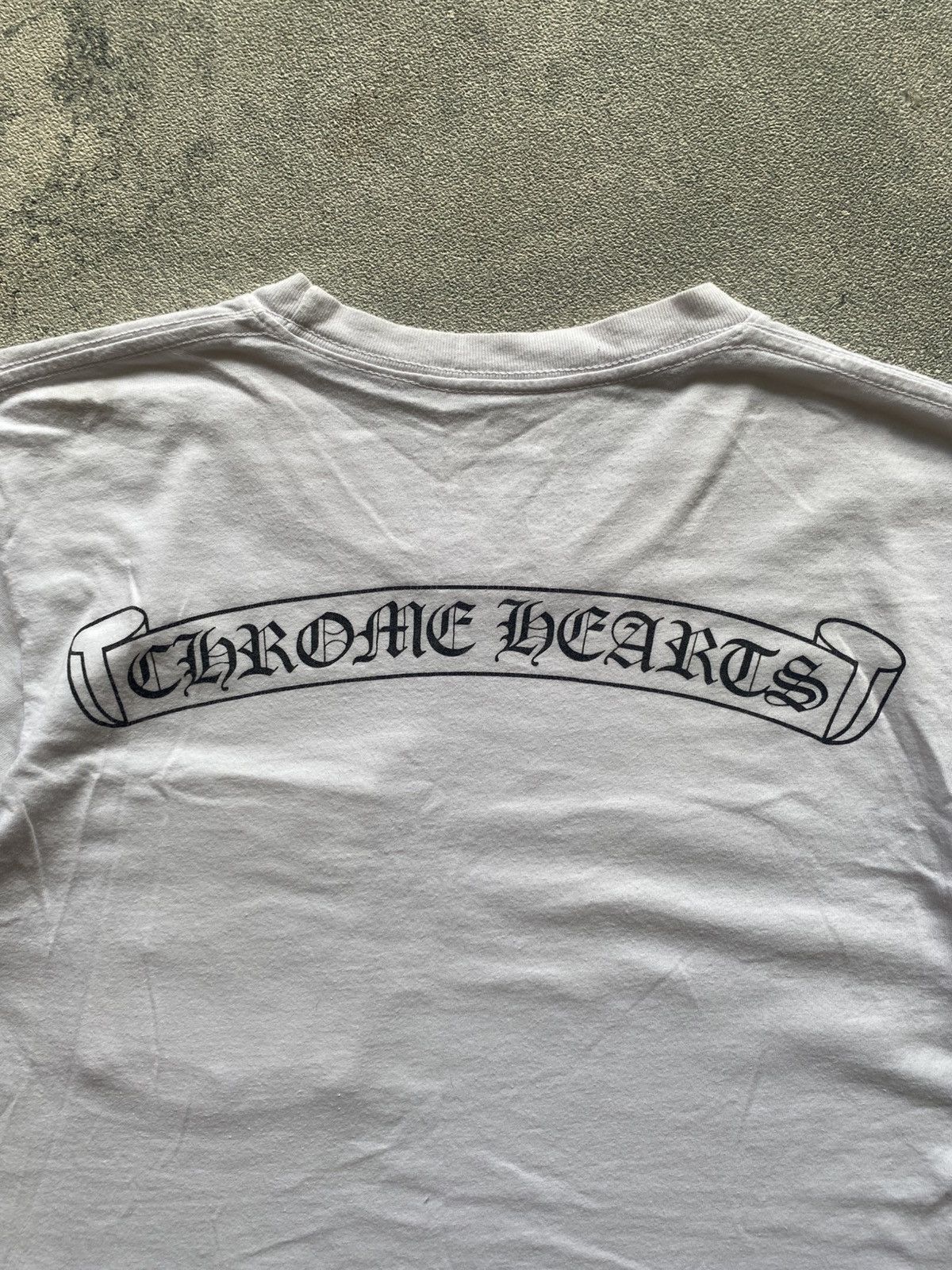 Chrome Hearts Chrome Hearts Scroll Logo Pocket Tee Size US S / EU 44-46 / 1 - 3 Thumbnail