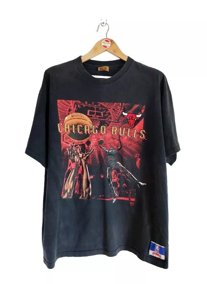 image of Nutmeg Mills x Vintage Chicago Bulls 90's T-Shirt in Black, Men's (Size XL)