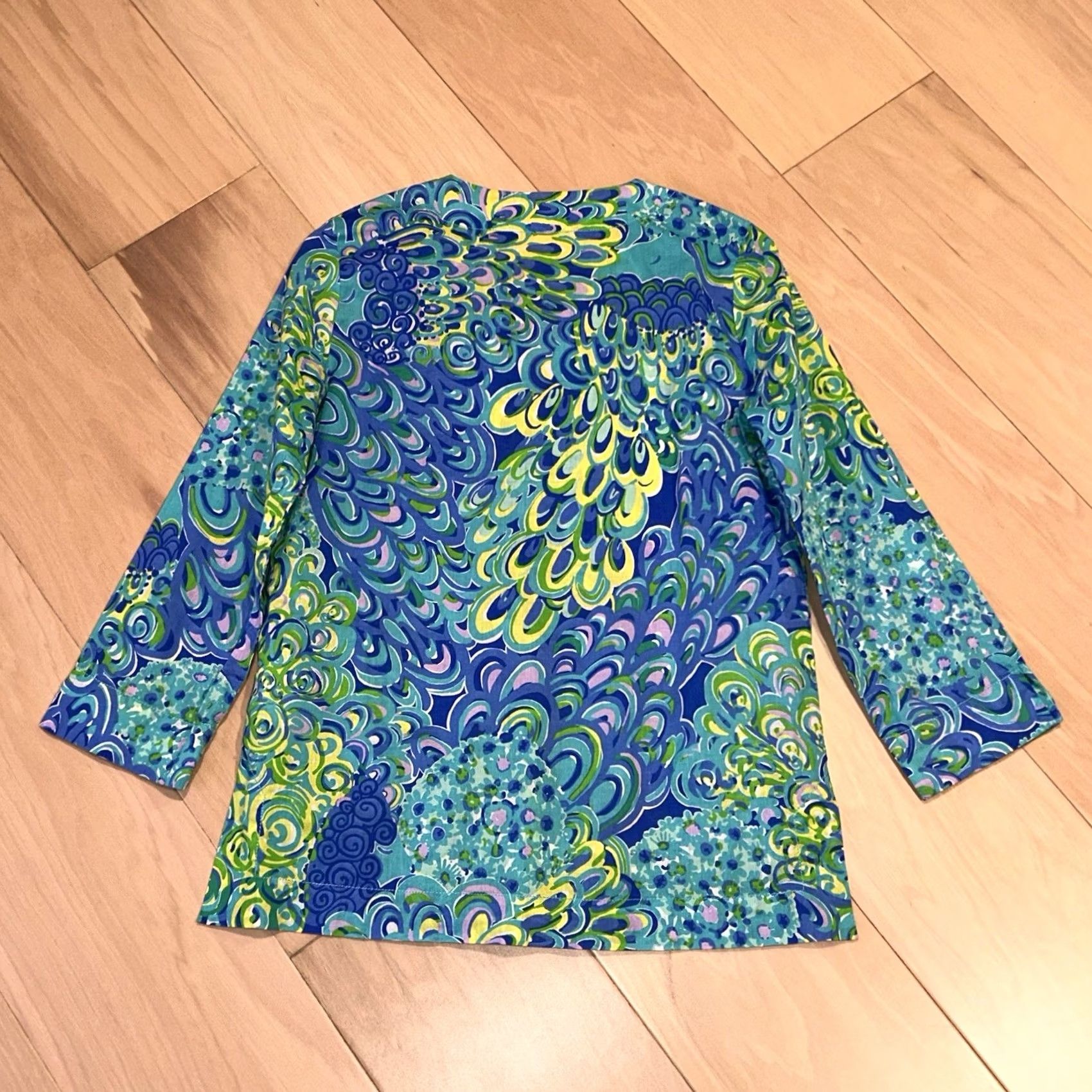 Lilly Pulitzer Lilly Pulitzer Women's XS Sea Blue Tunic Top Long Sleeve Floral V-Neck Pullover Casual Travel Beach Tropical Size XS / US 0-2 / IT 36-38 - 2 Thumbnail