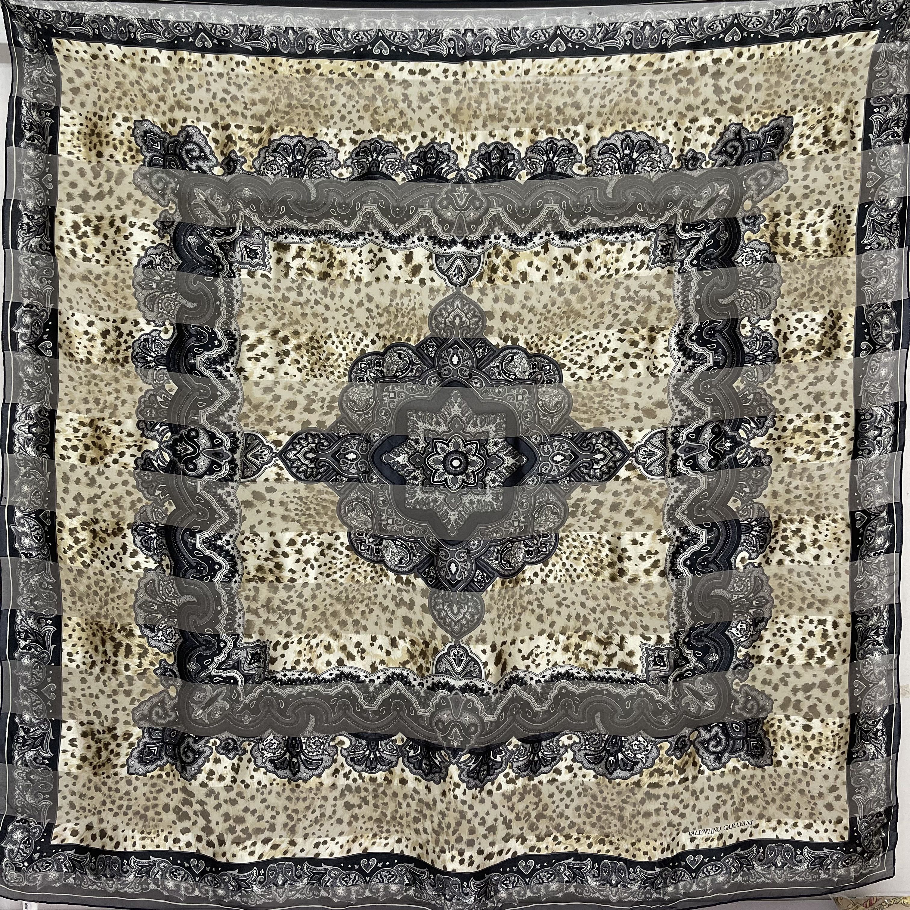 Other Vintage Valentino Garavani Silk Scarf - S7044 Size ONE SIZE - 4 Thumbnail