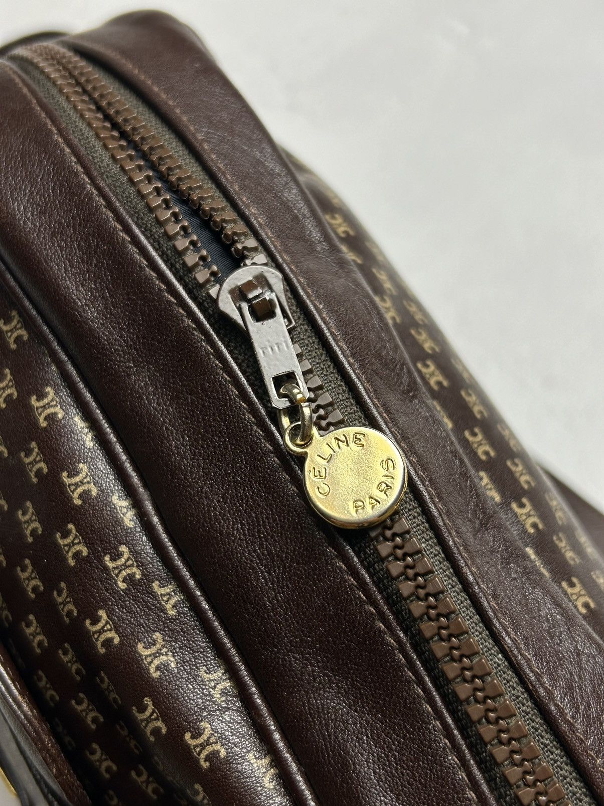 Celine × Designer Celine shoulder bag Triomphe gold hardware leather Size ONE SIZE - 15 Thumbnail
