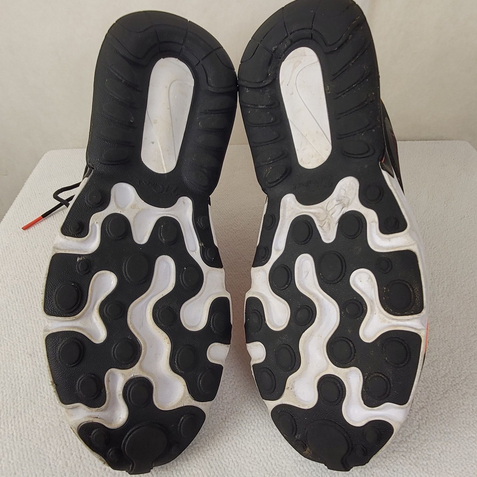 Nike Nike 270 React Mens black Supernova galaxy sneakers Size 8 Size US 8 / EU 41 - 6 Thumbnail