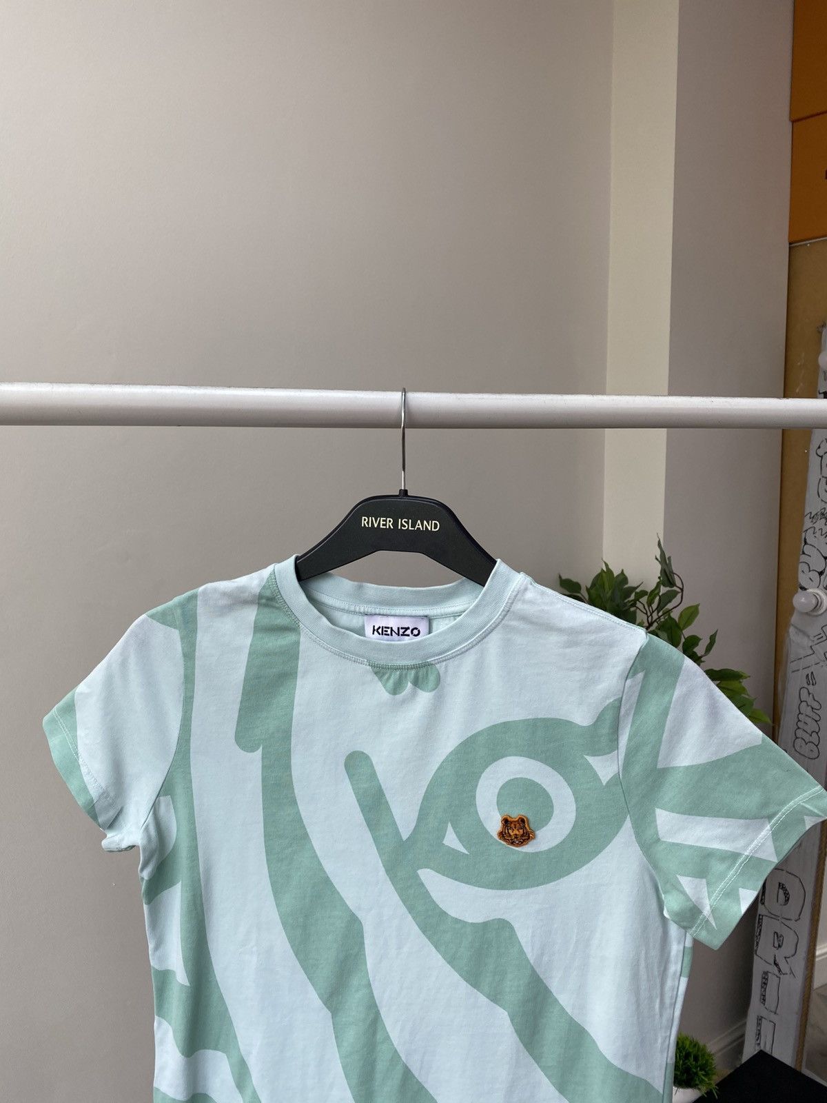 Kenzo × Vintage Vintage Kenzo Women’s Printed T-Shirt Size XS / US 0-2 / IT 36-38 - 5 Thumbnail