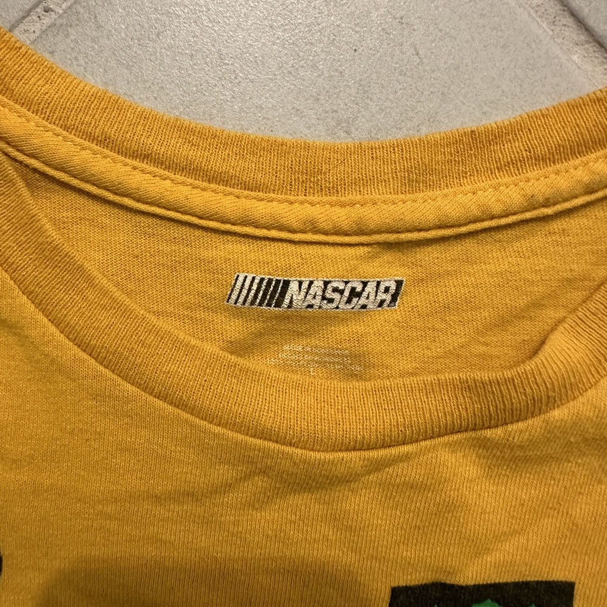 NASCAR 18 Kyle Busch NASCAR Size US M / EU 48-50 / 2 - 3 Thumbnail