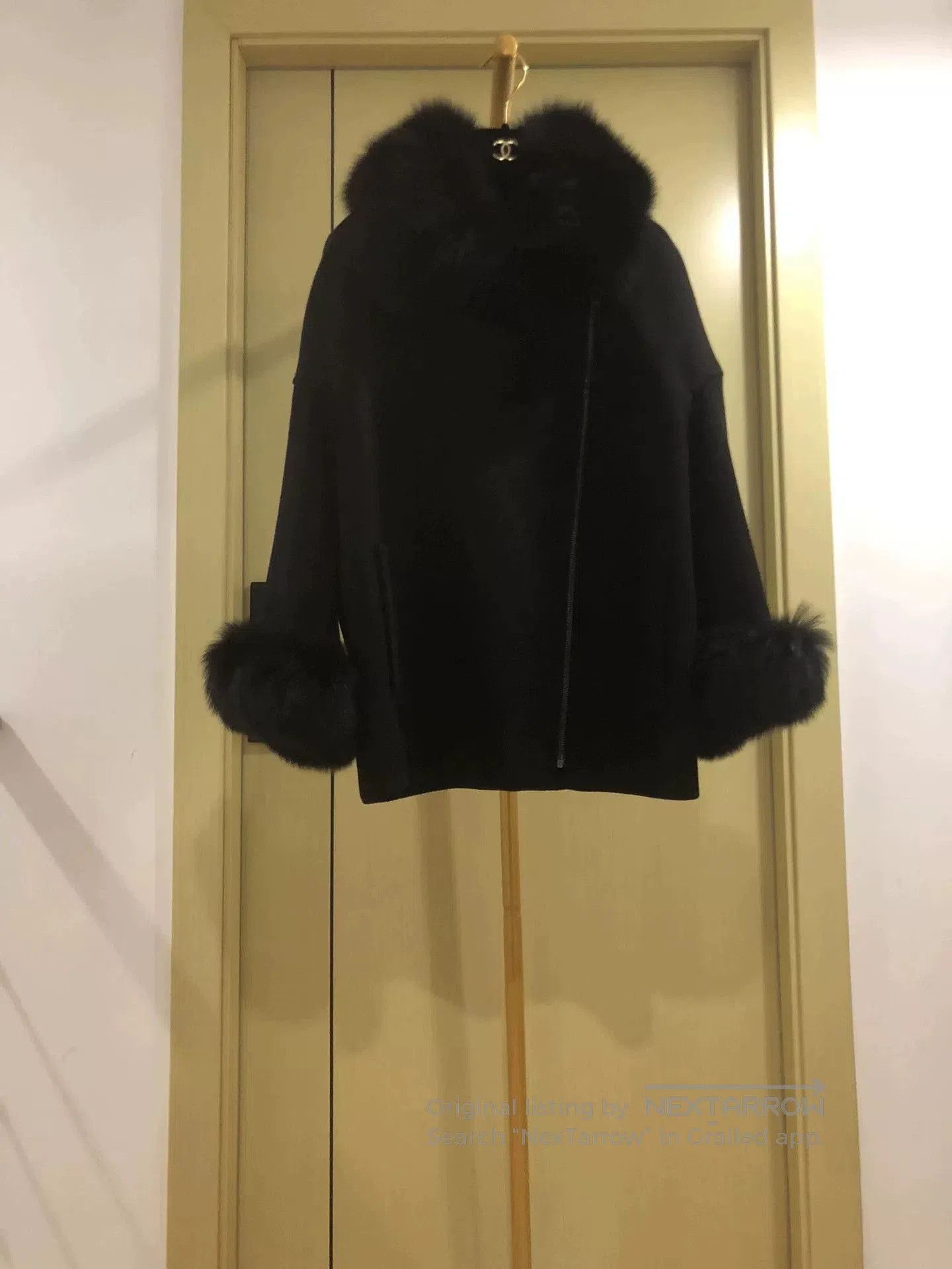 Max Mara Max Mara Black Wool Coat with Fur Trim. Size L / US 10 / IT 46 - 2 Thumbnail
