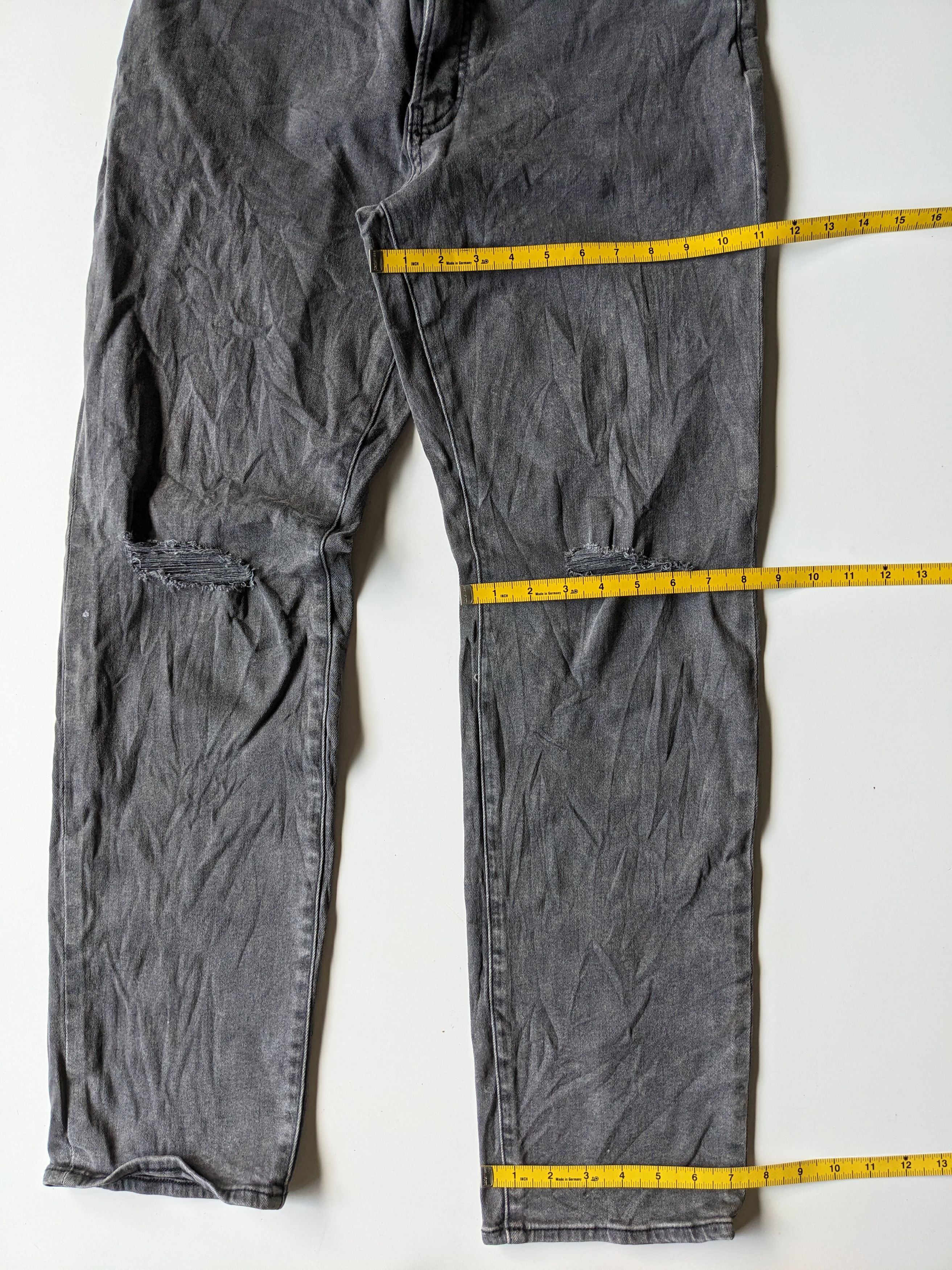 GU × Undercover Gu X Undercover ripped jeans Size US 33 - 8 Thumbnail