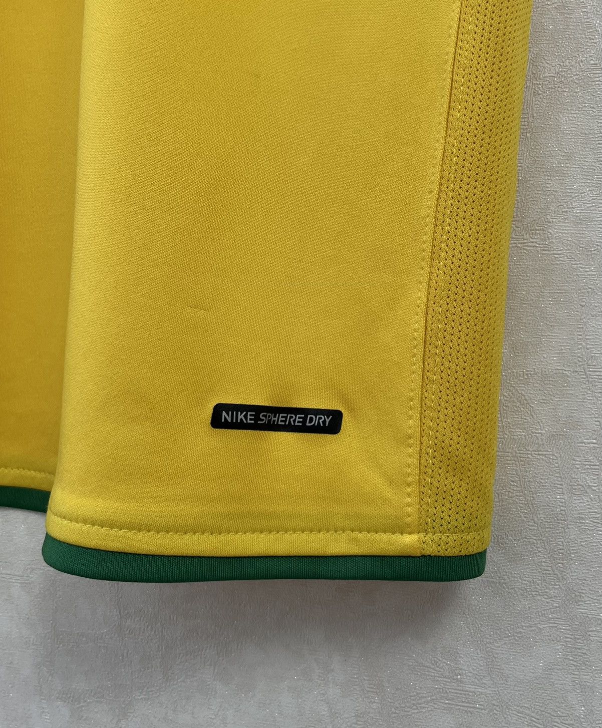 Nike Hype Nike Brazil Robinho #11 Y2K Jersey 00s Size US L / EU 52-54 / 3 - 15 Thumbnail