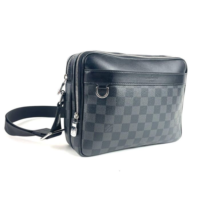 Louis Vuitton Louis Vuitton Damiel Graphite Trocadero Messenger PM