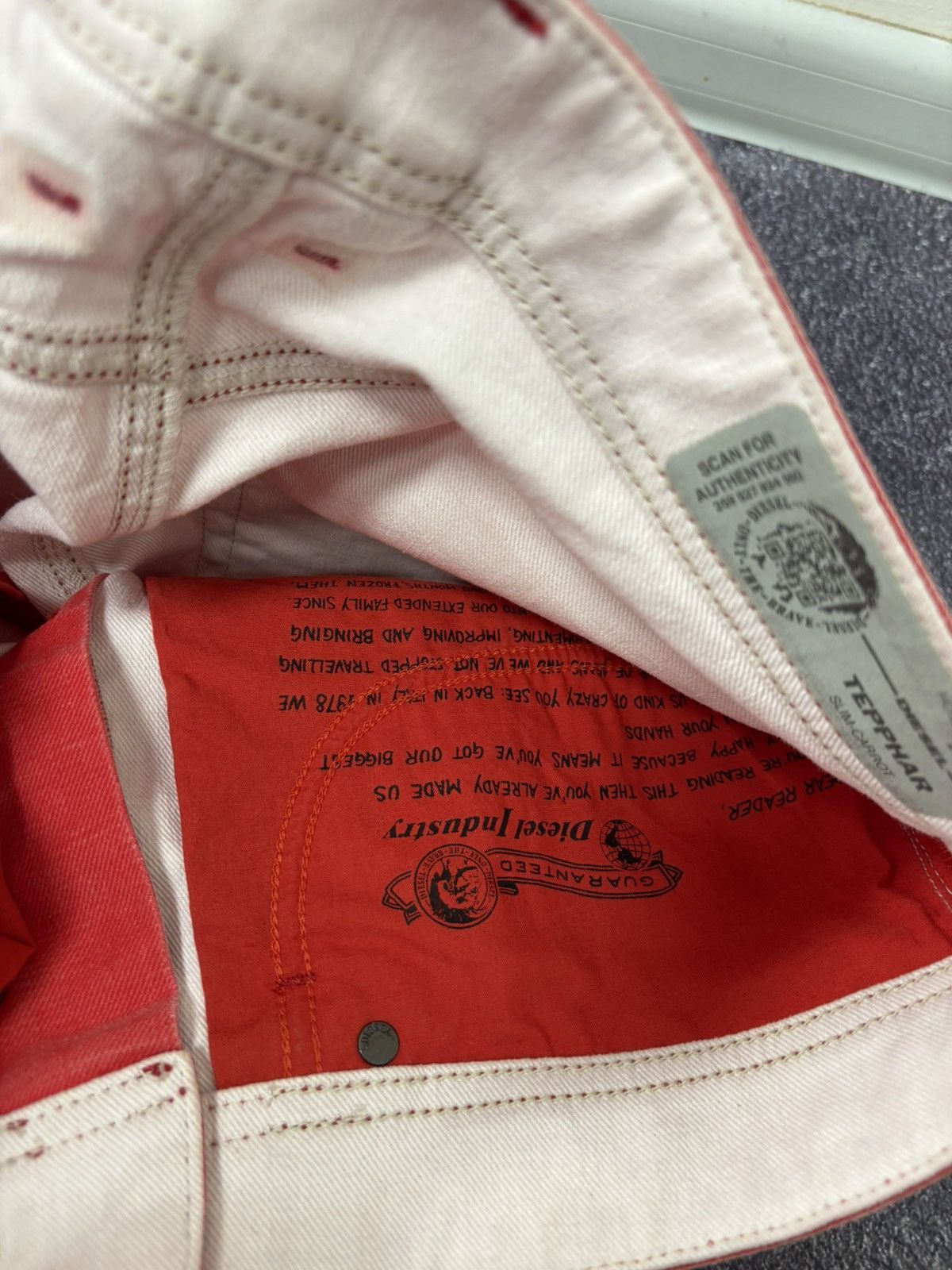 Diesel Diesel Tepphar NWT Men’s Slim Carrot Red Stretch Denim Jeans Size US 31 - 13 Thumbnail