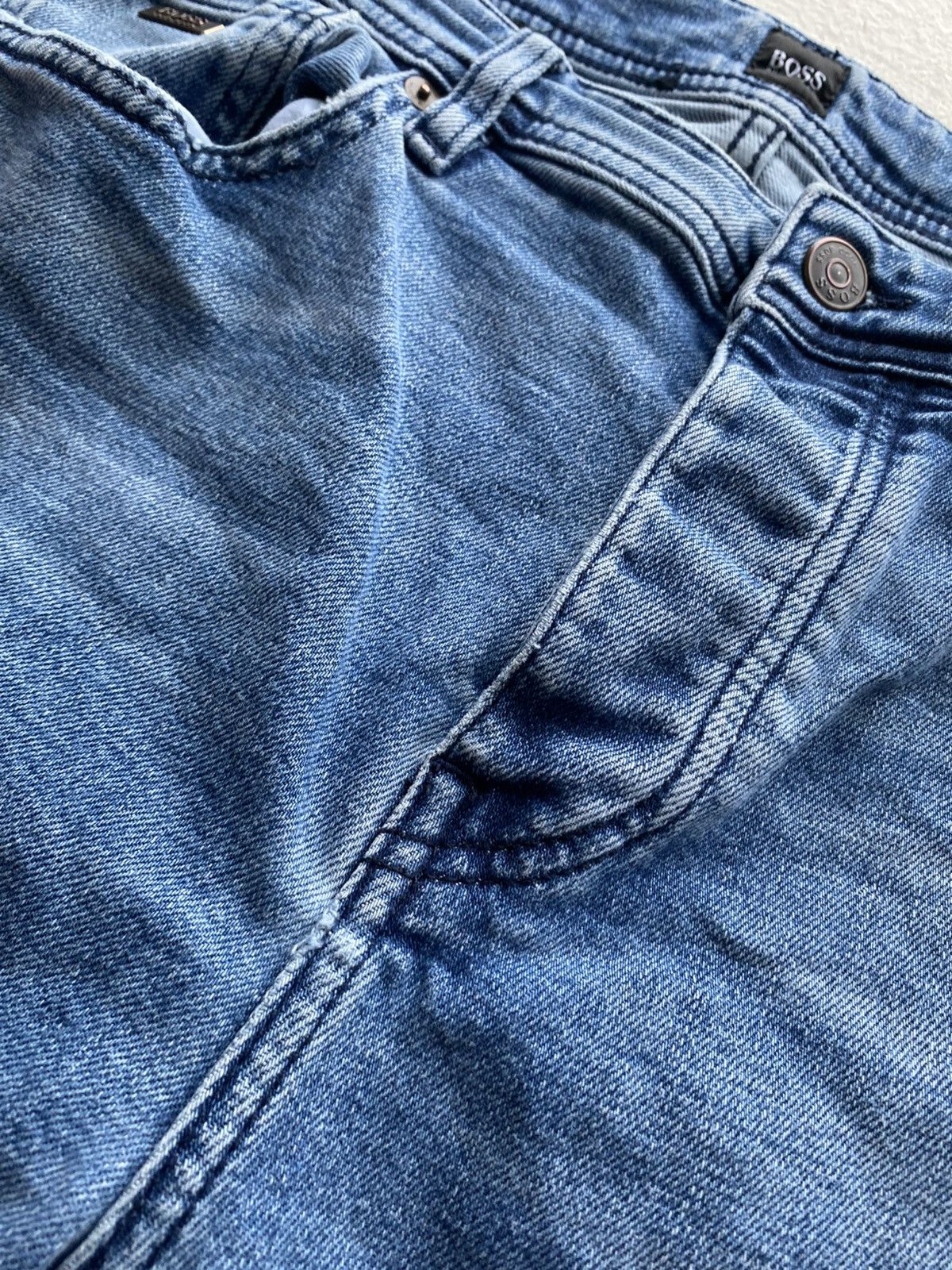Hugo Boss 00s BOSS Hugo Boss Slim Fit Blue Jeans Light Wash Denim Size US 32 / EU 48 - 7 Thumbnail
