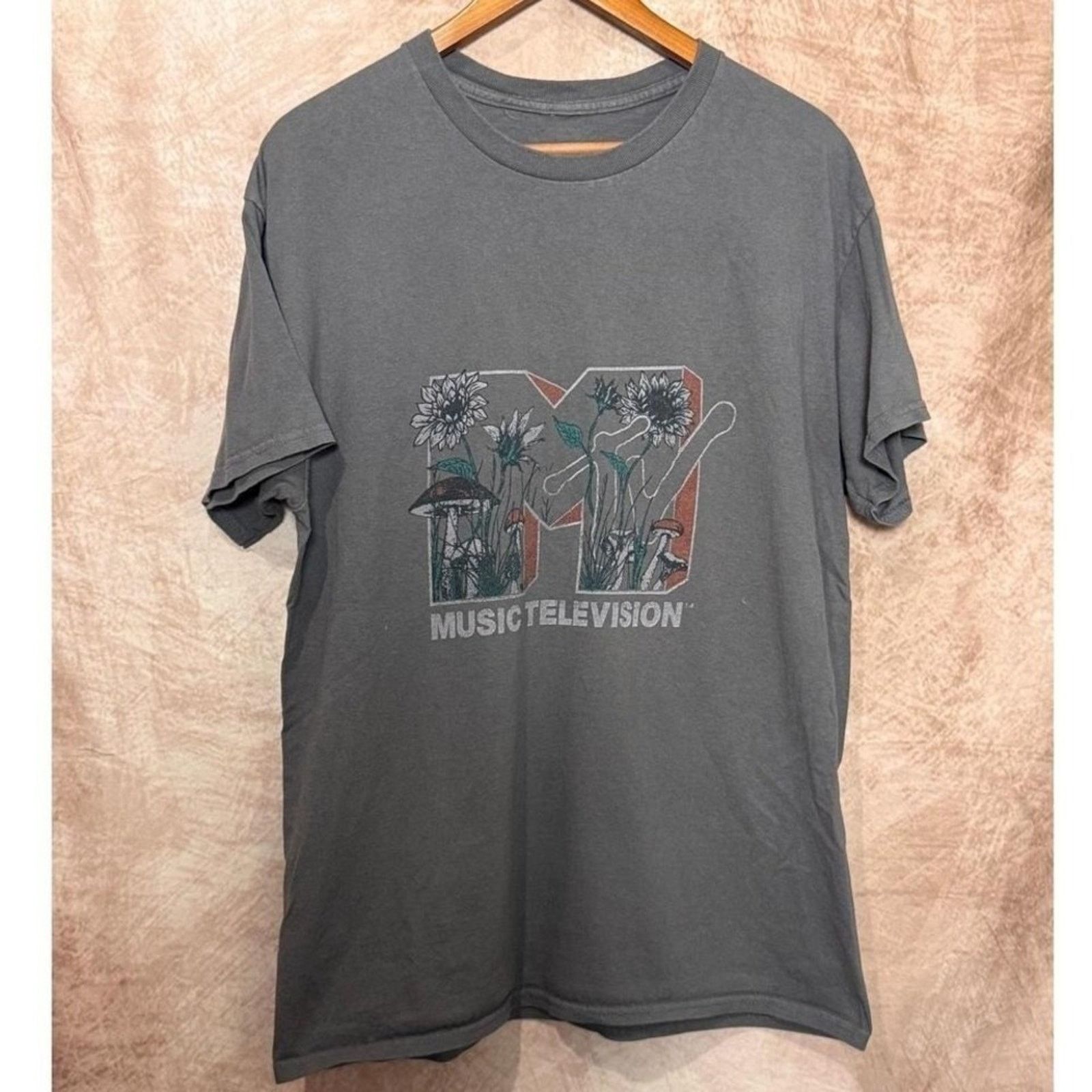 Mtv MTV Floral Mushroom Graphic Tee Size L Pre-Owned Size US L / EU 52-54 / 3 - 2 Thumbnail